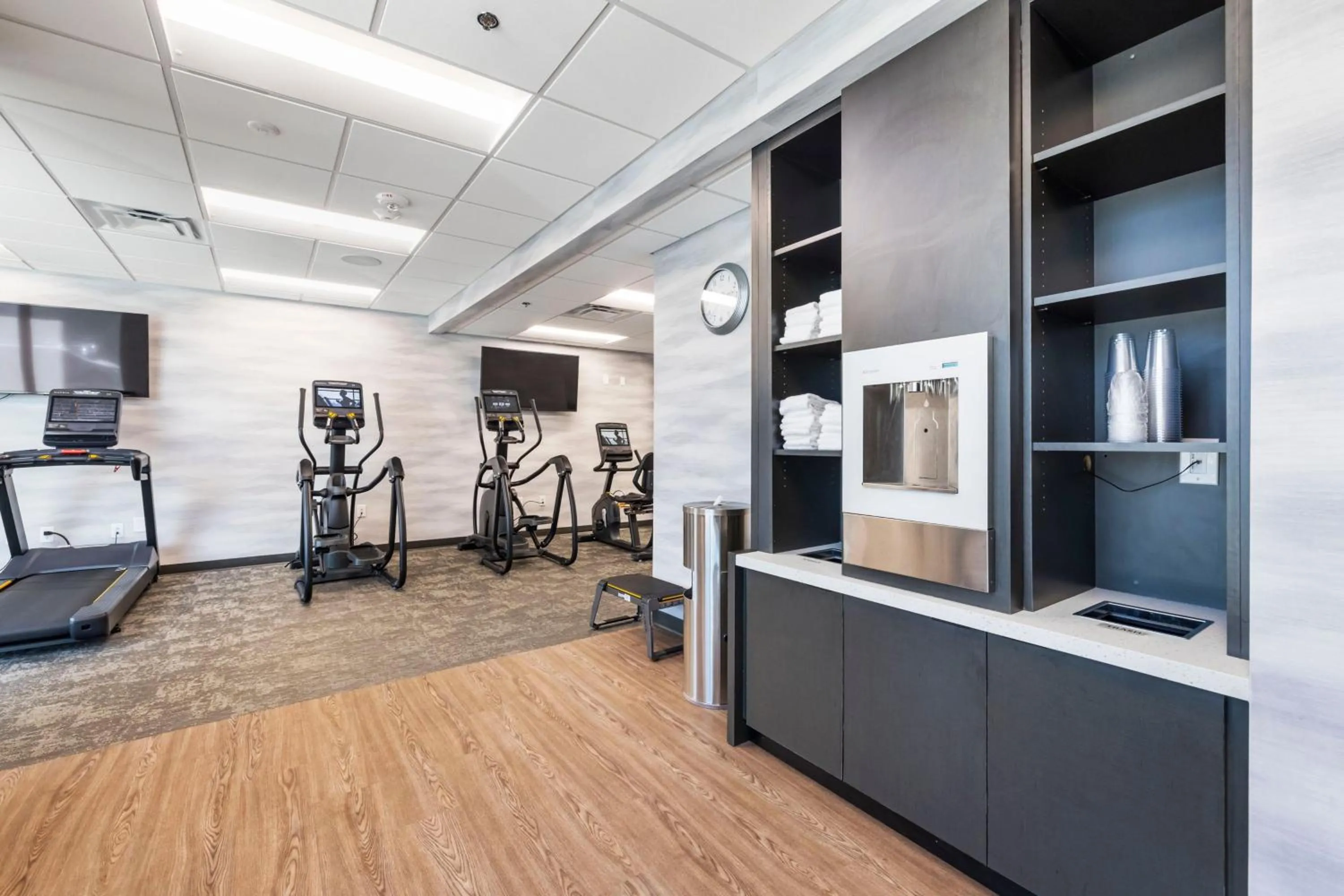 Fitness centre/facilities in Fairfield by Marriott Inn & Suites San Francisco Airport Oyster Point Area