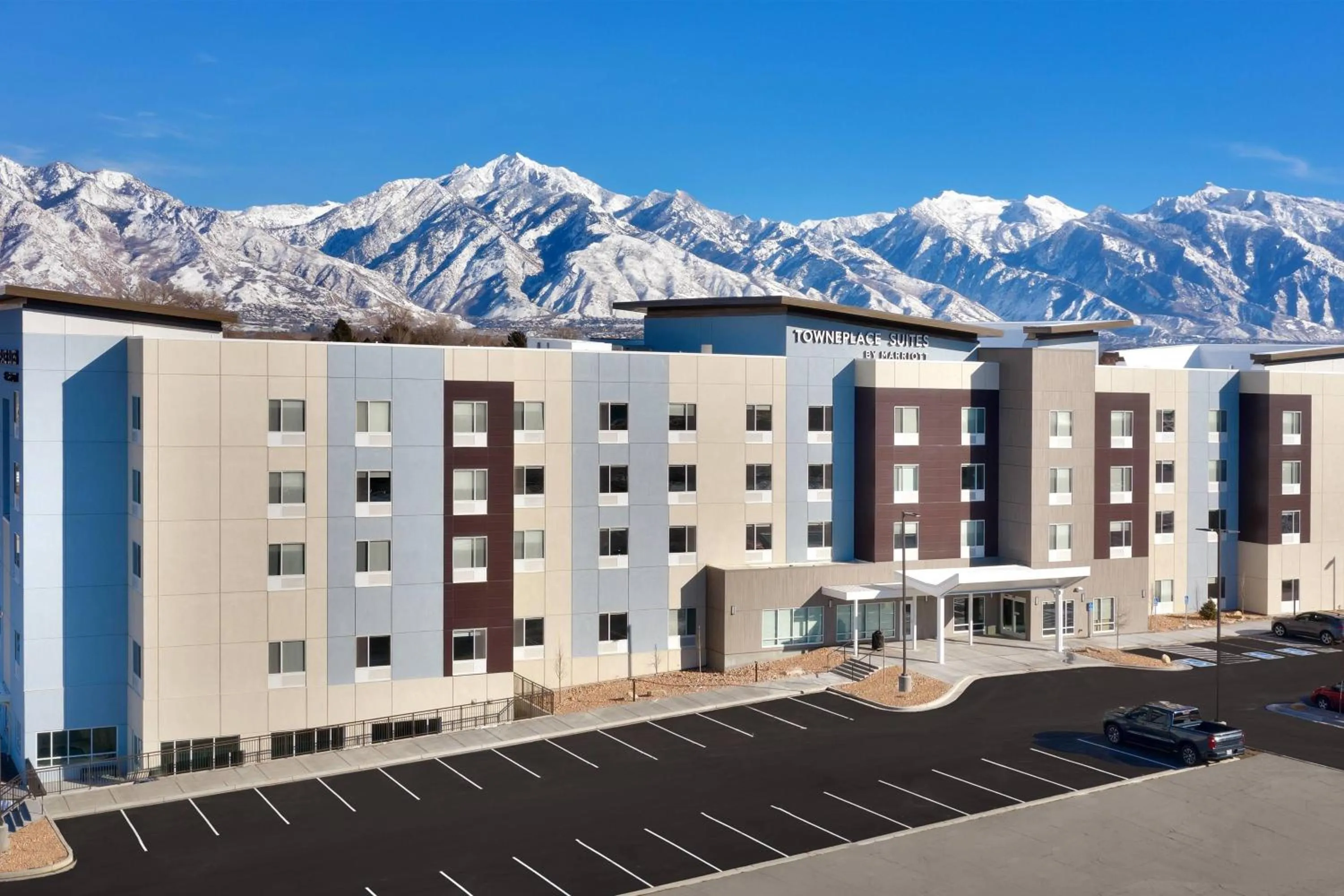 Property building in TownePlace Suites Salt Lake City Murray