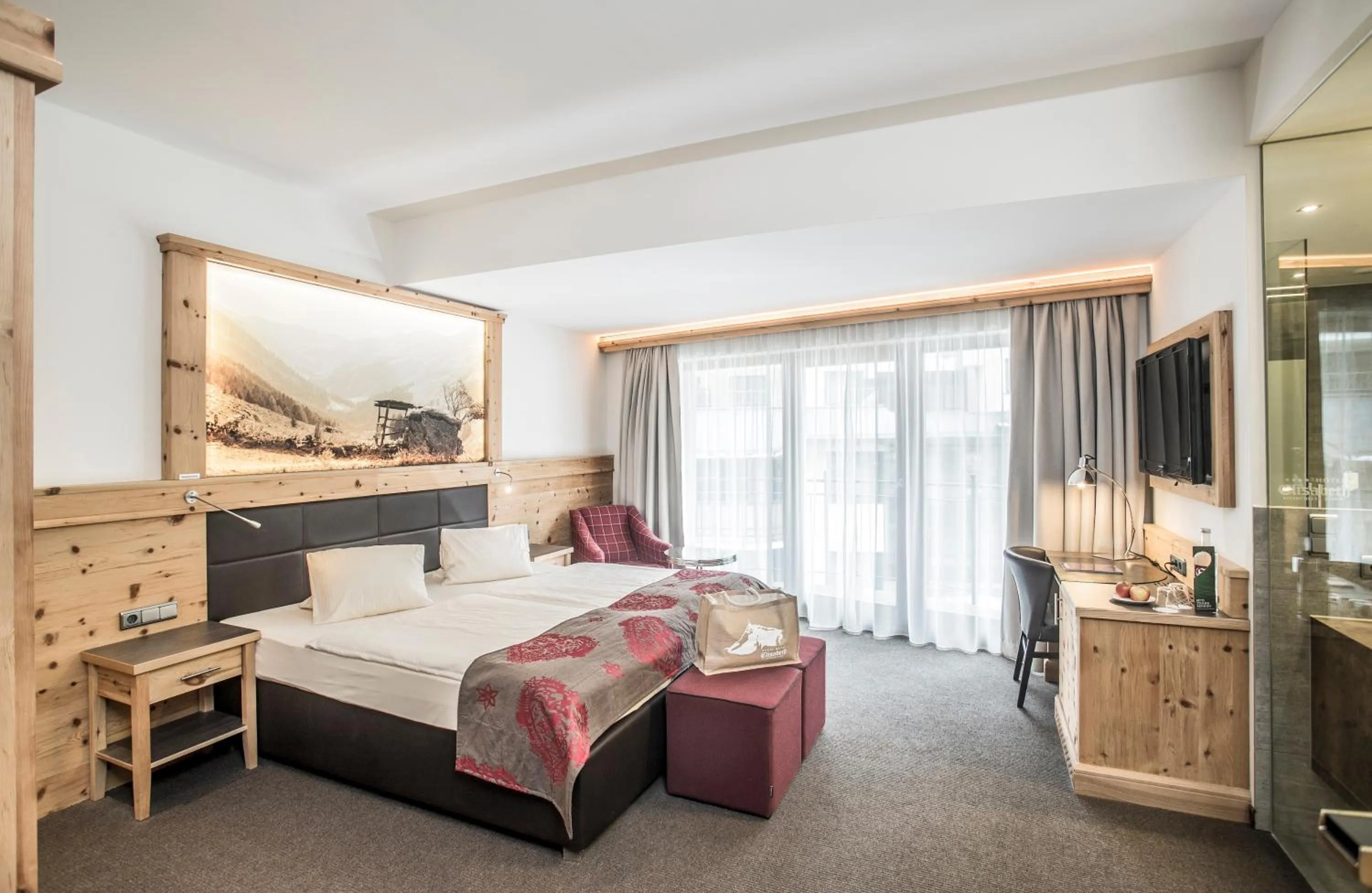 Photo of the whole room, Bed in Hotel Elisabeth, 4 Sterne Superior