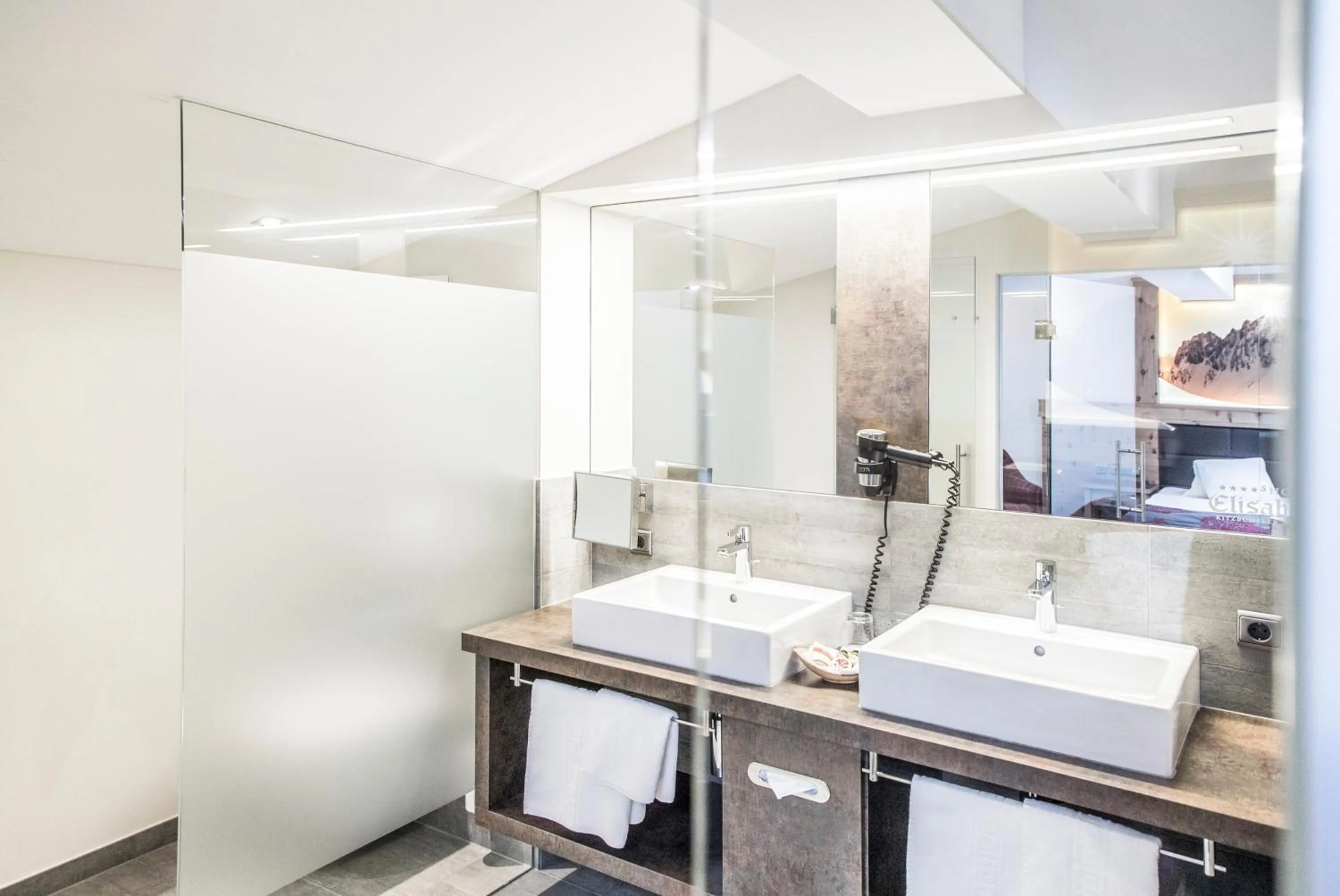 Bathroom in Hotel Elisabeth, 4 Sterne Superior