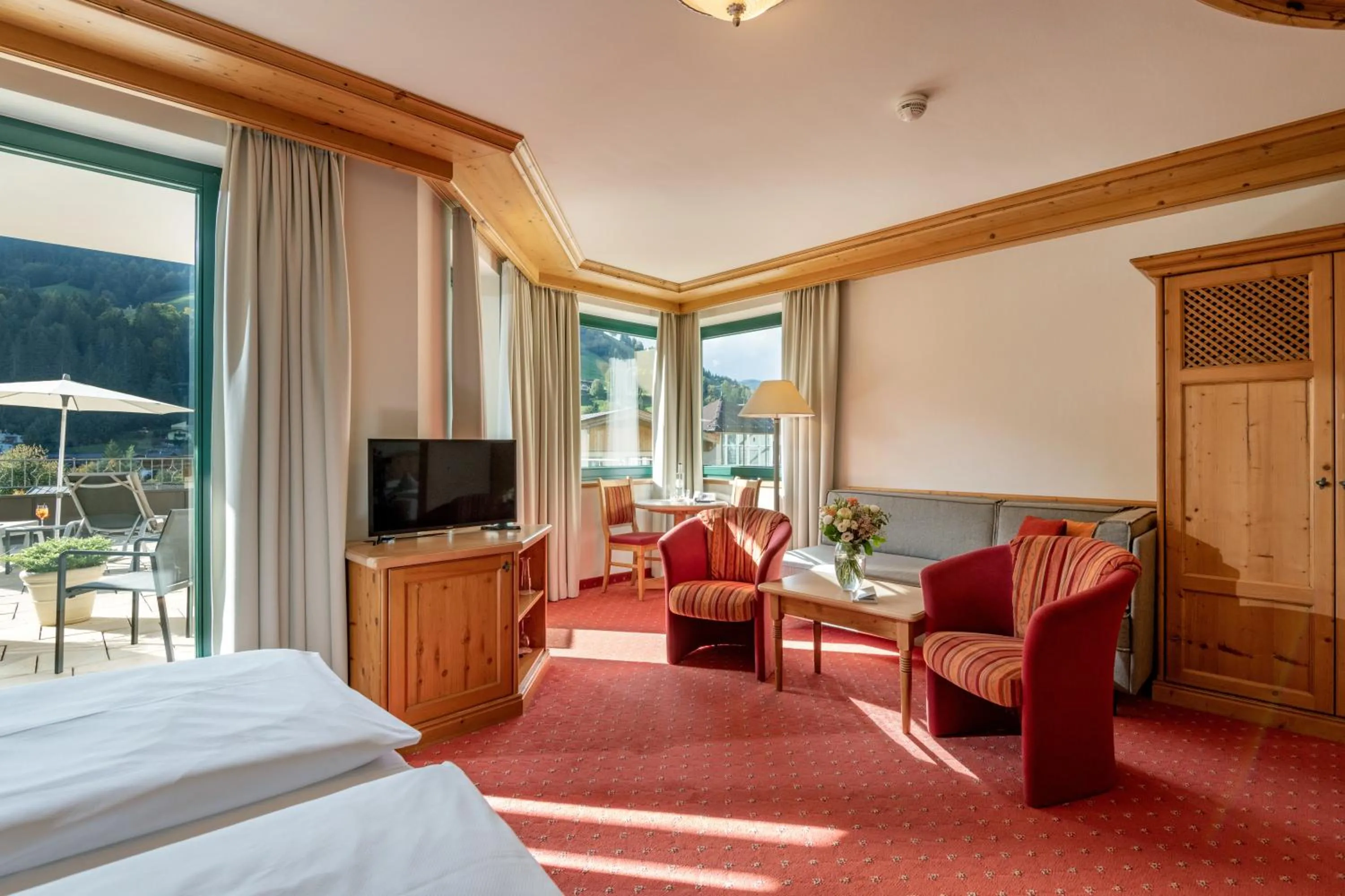 Photo of the whole room, Bed in Hotel Elisabeth, 4 Sterne Superior