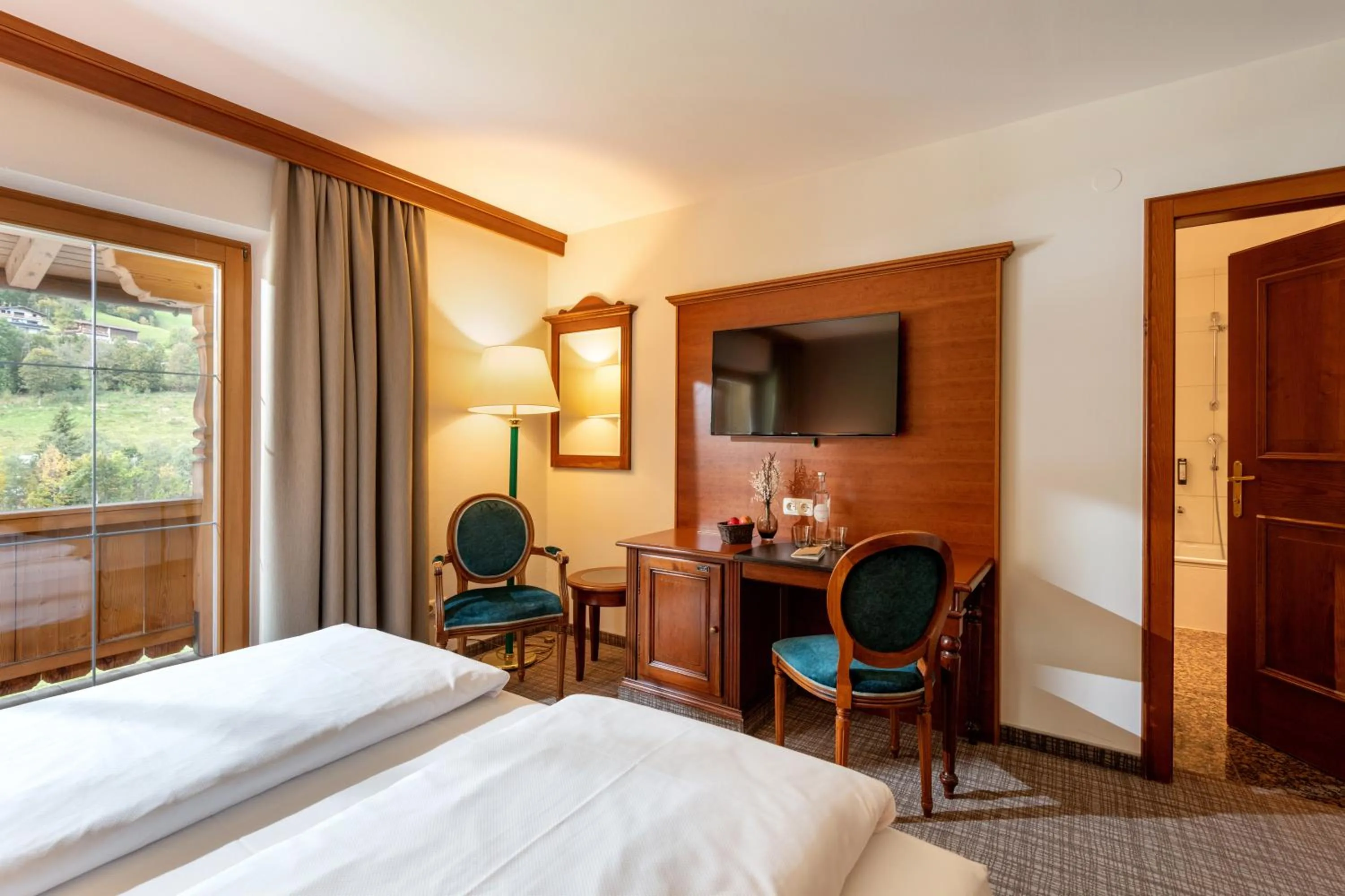 Photo of the whole room, Bed in Hotel Elisabeth, 4 Sterne Superior