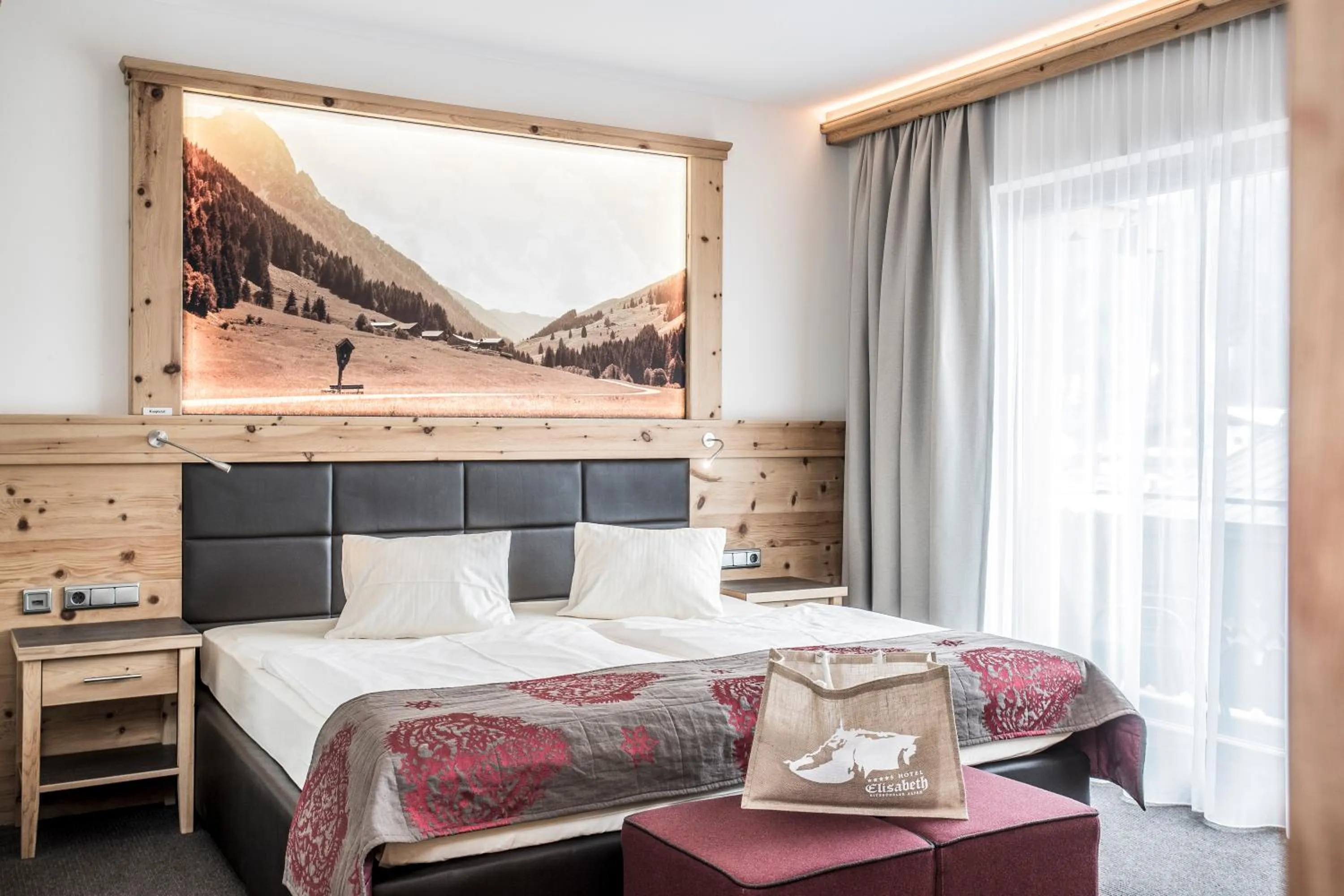 Bed in Hotel Elisabeth, 4 Sterne Superior