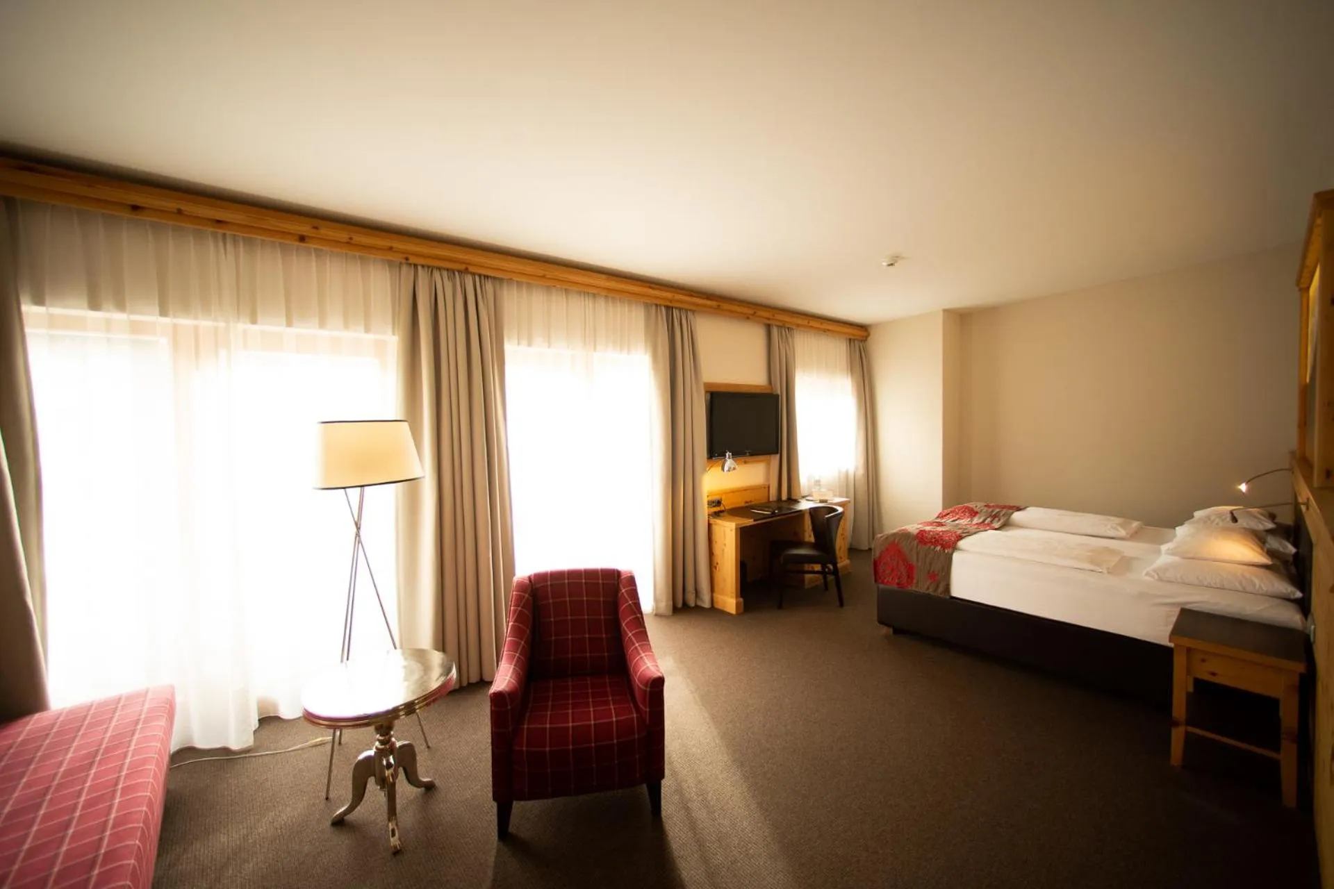 Photo of the whole room, Bed in Hotel Elisabeth, 4 Sterne Superior