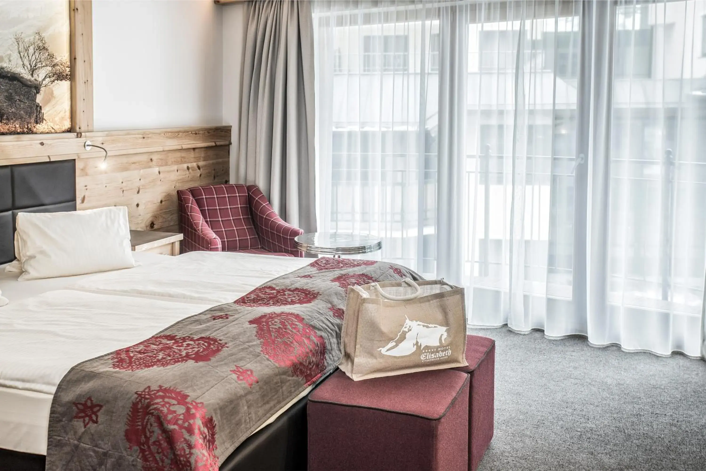 Deluxe Double Room with Balcony - single occupancy in Hotel Elisabeth, 4 Sterne Superior Deluxe Double Room with Balcony - single occupancy in Hotel Elisabeth, 4 Sterne Superior