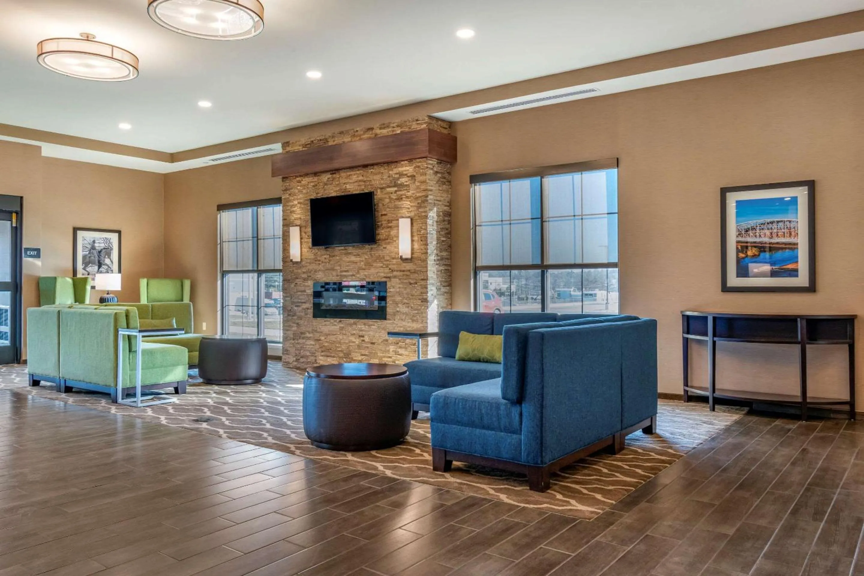 Lobby or reception in Comfort Suites Camp Hill-Harrisburg West