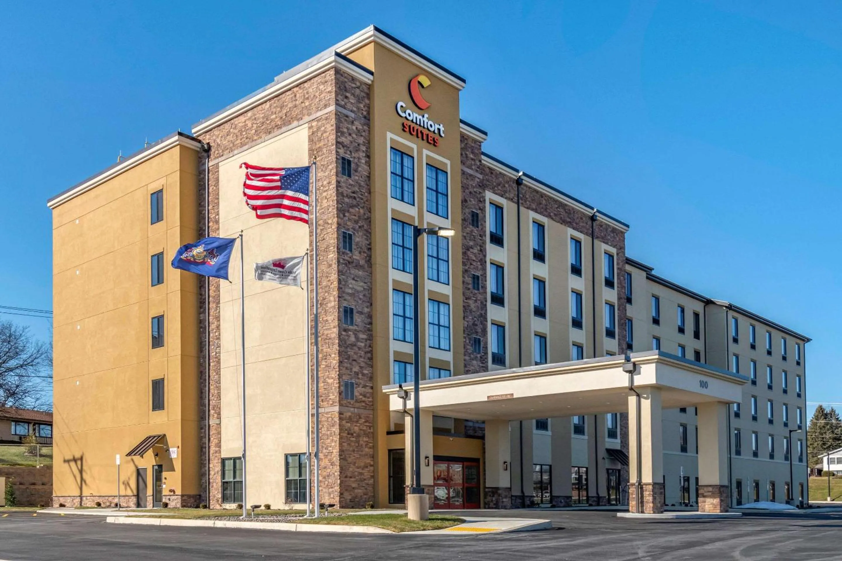 Property building in Comfort Suites Camp Hill-Harrisburg West