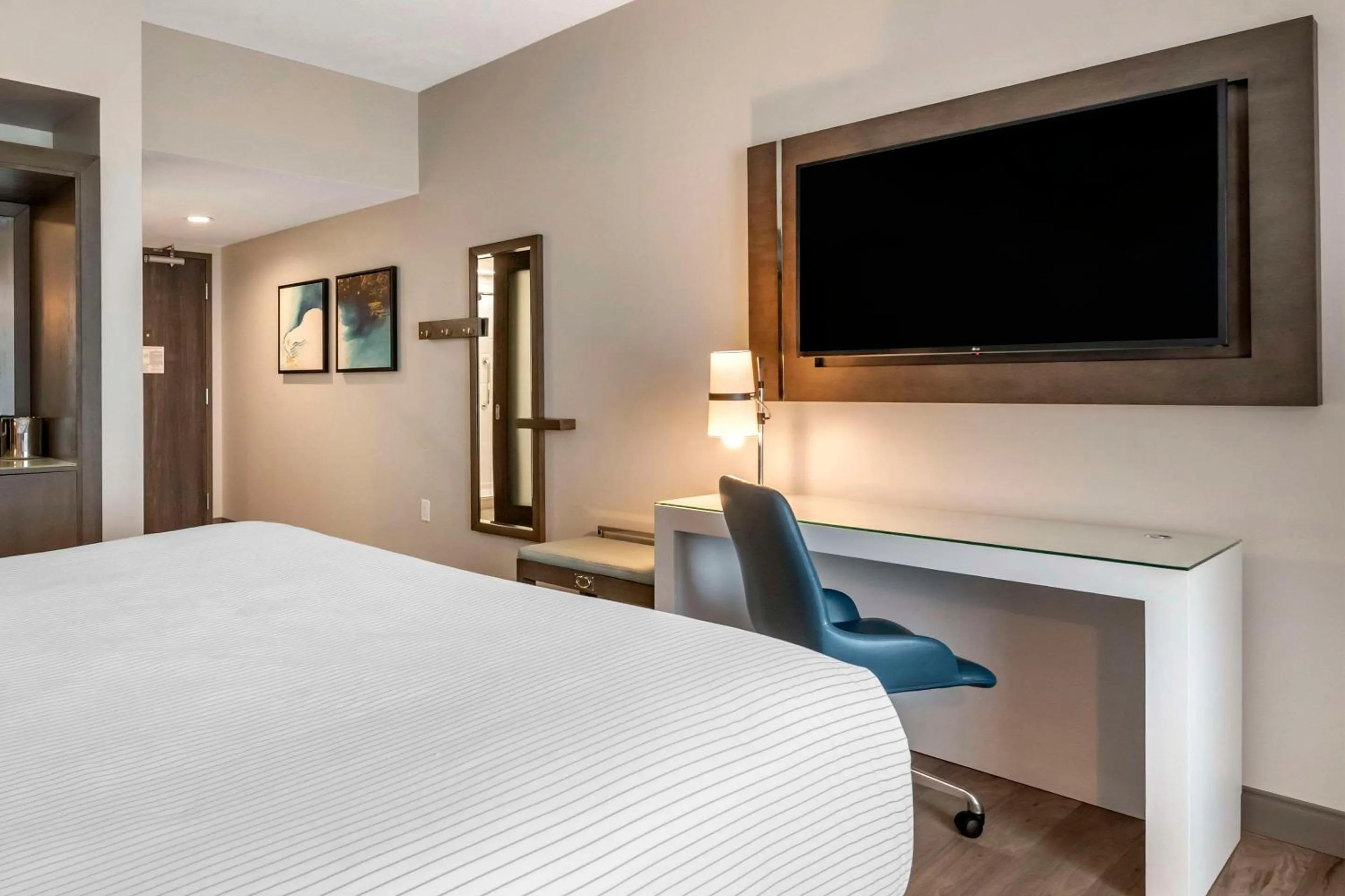 Bedroom, Bed in Cambria Hotel Orlando Airport