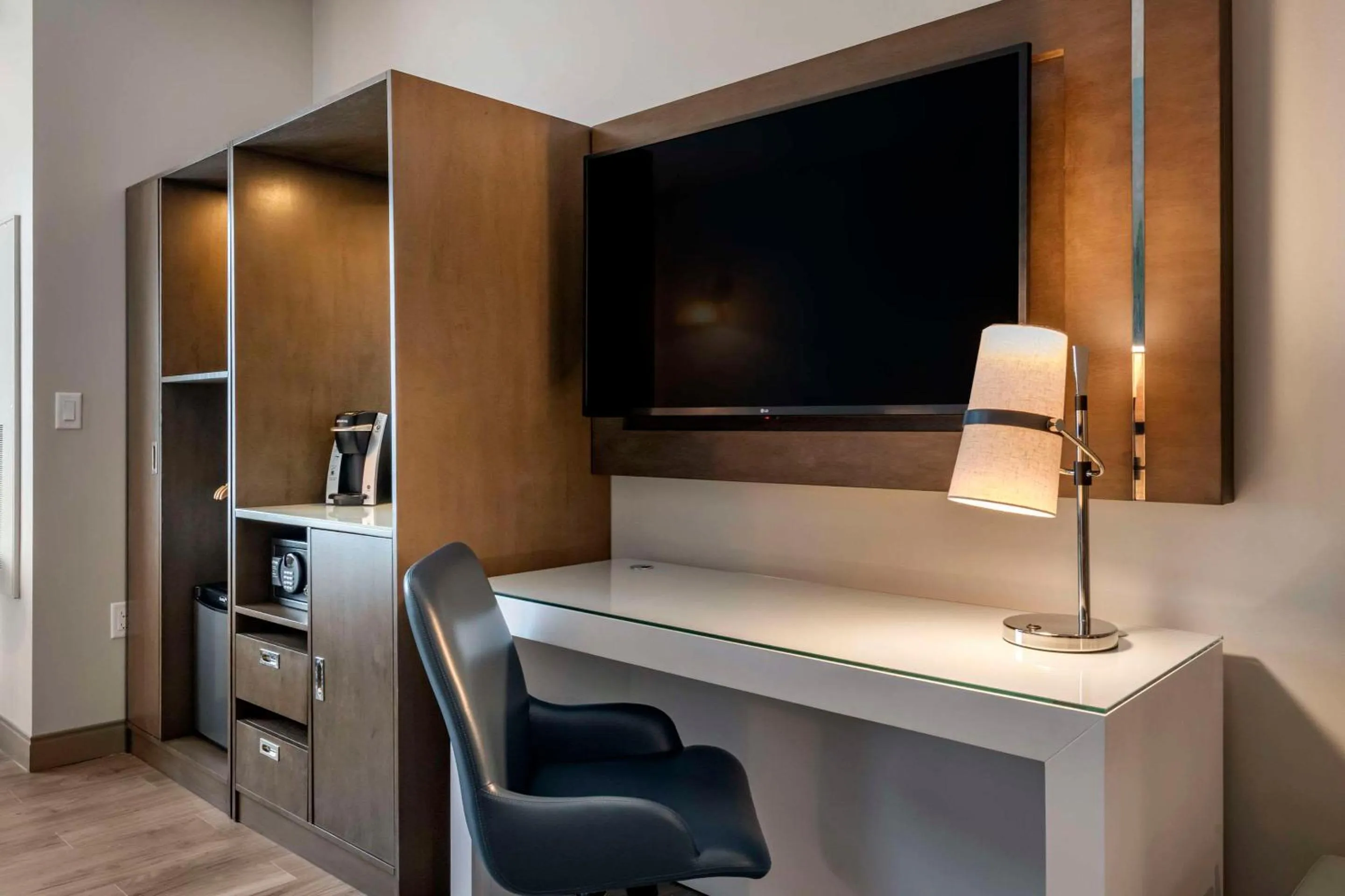 Bedroom in Cambria Hotel Orlando Airport