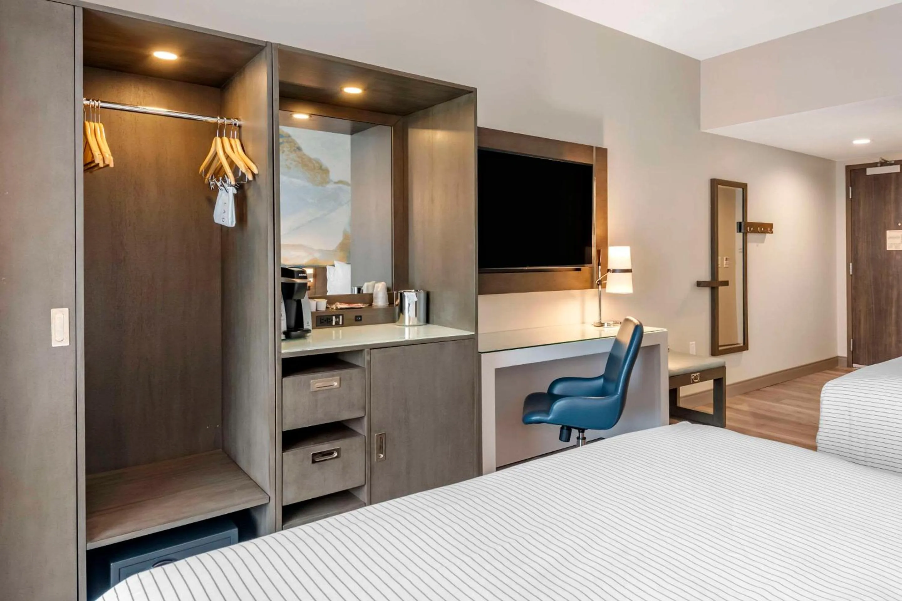 Bedroom, Bed in Cambria Hotel Orlando Airport