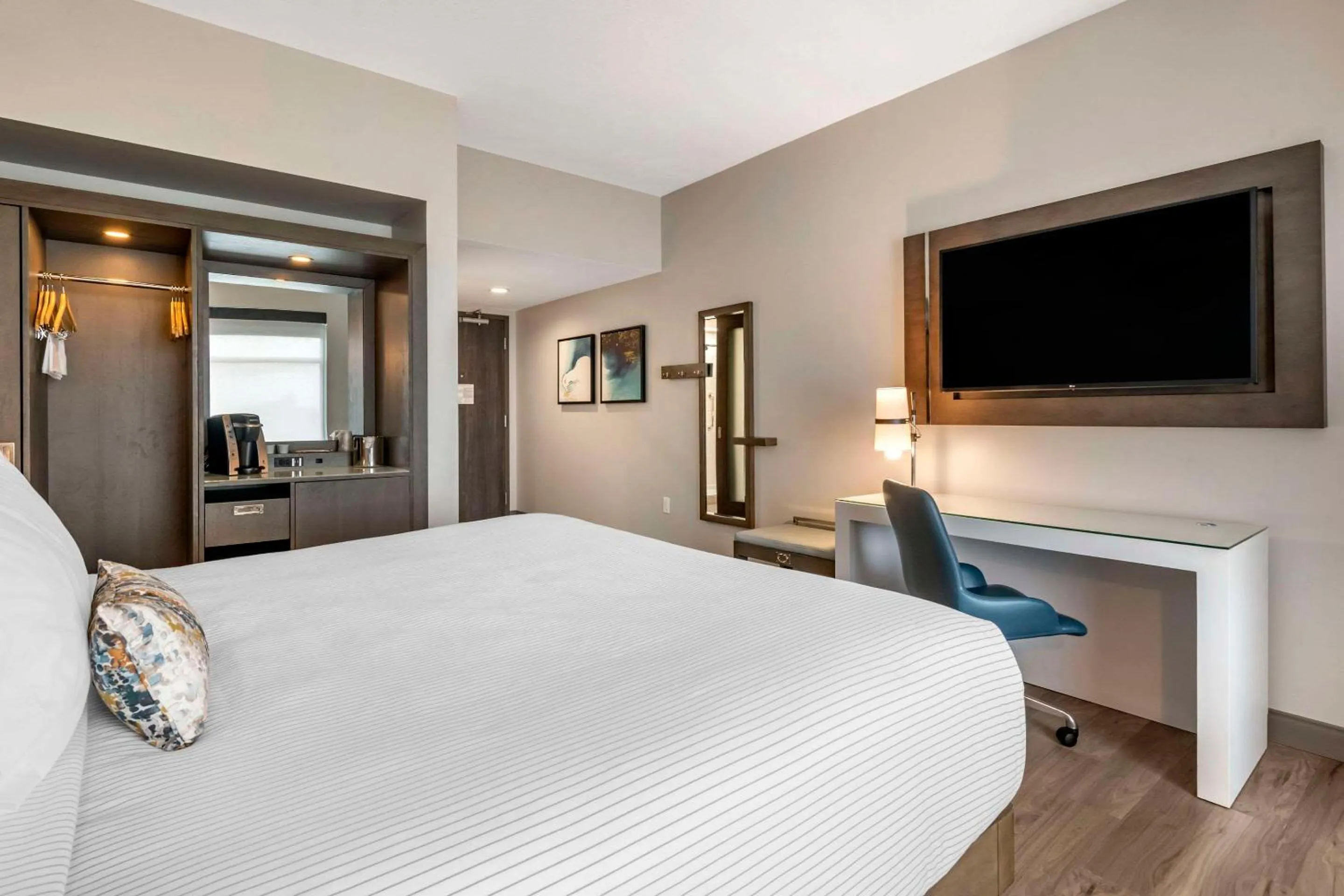 Bedroom, Bed in Cambria Hotel Orlando Airport