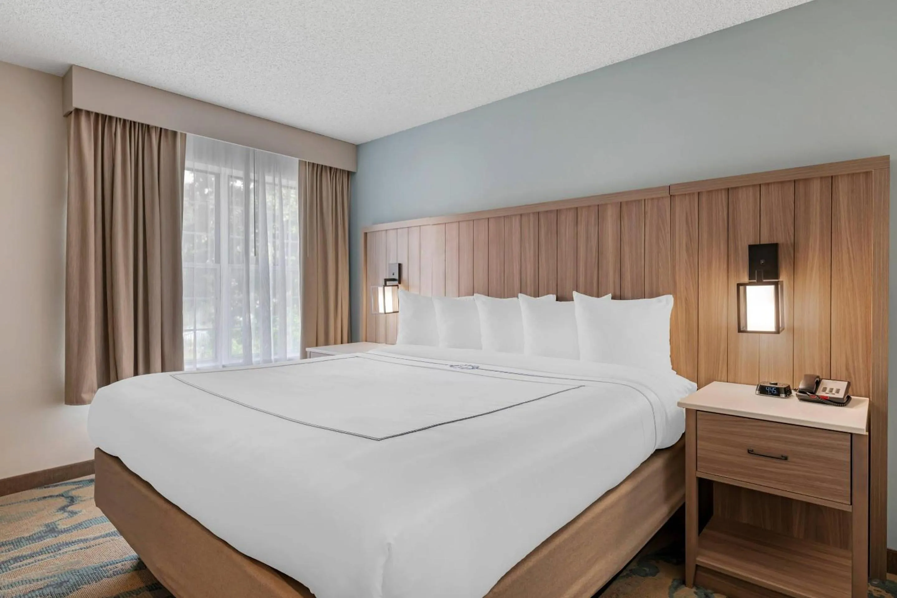 Bedroom, Bed in Heidel House Hotel and Conference Center, an Ascend Collection Hotel