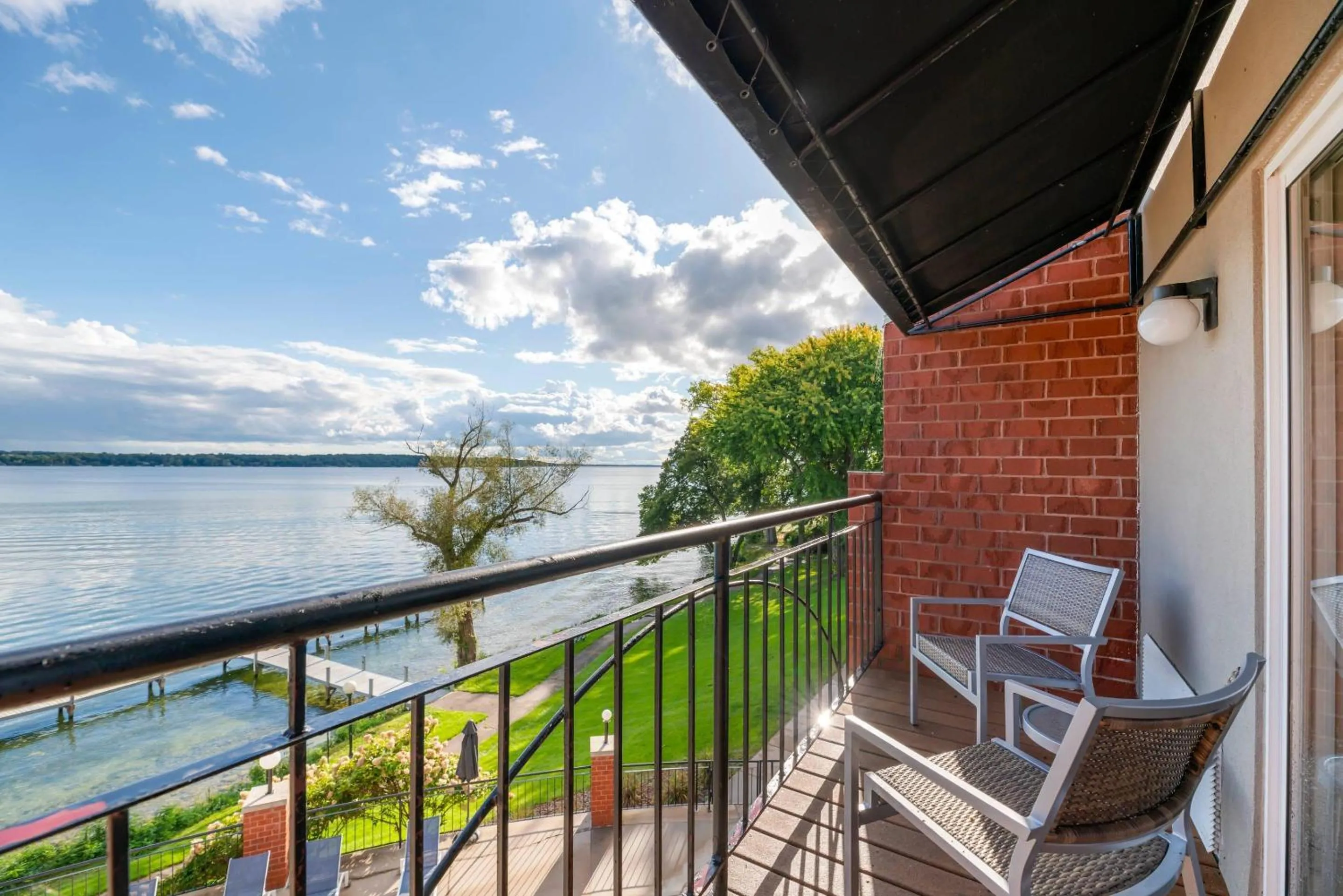 Bedroom in Heidel House Hotel and Conference Center, an Ascend Collection Hotel