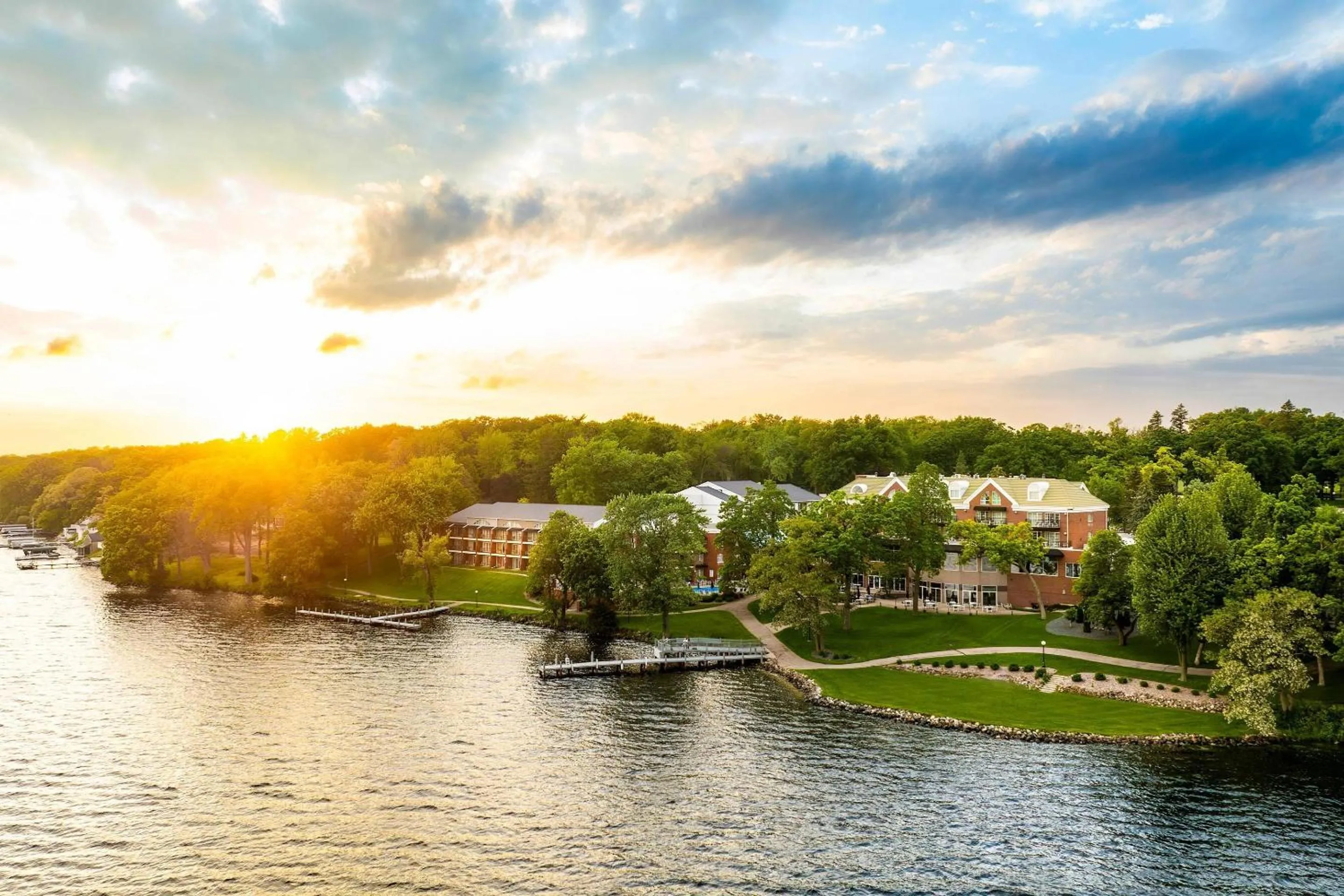 Property building in Heidel House Hotel and Conference Center, an Ascend Collection Hotel