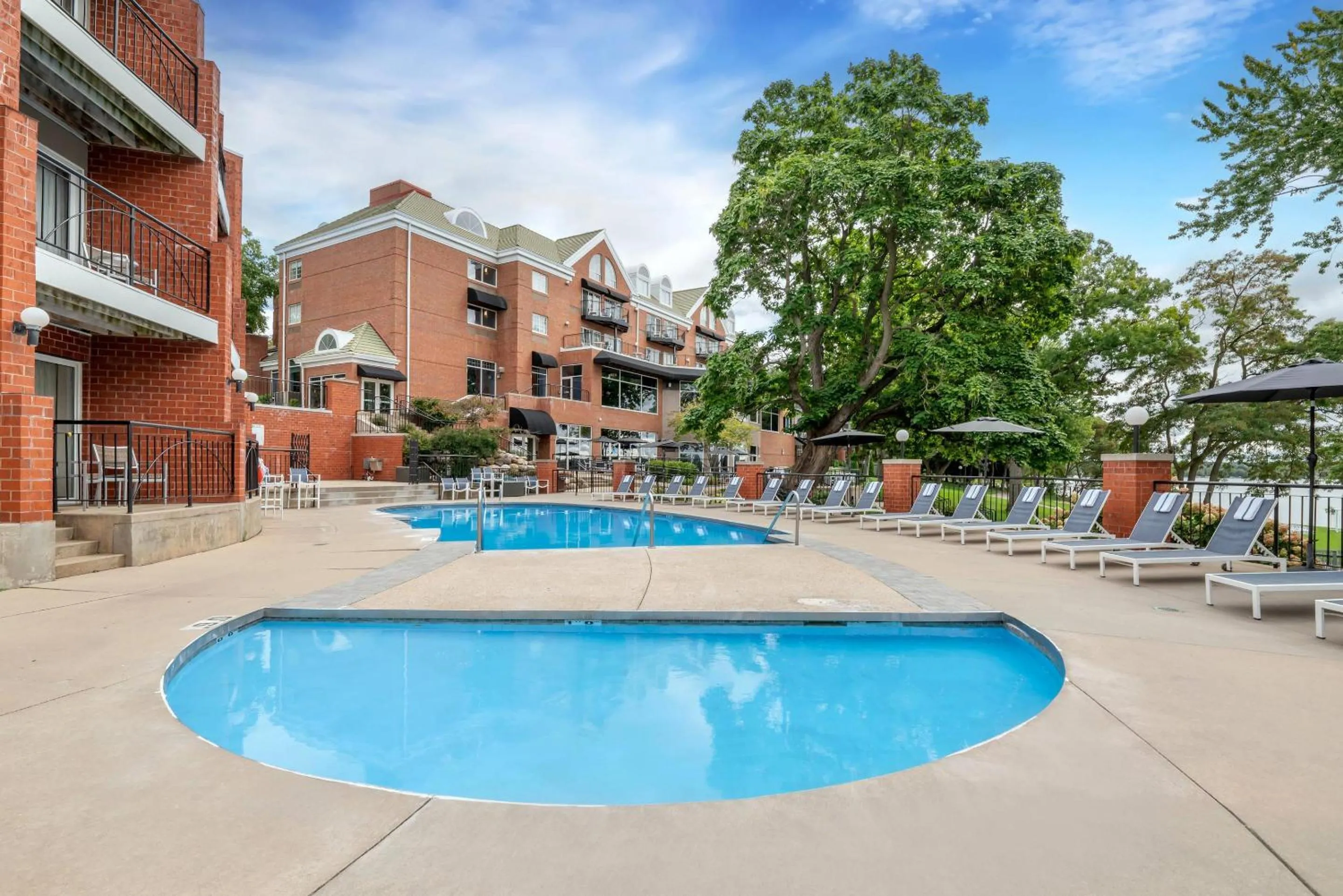 Swimming pool in Heidel House Hotel and Conference Center, an Ascend Collection Hotel