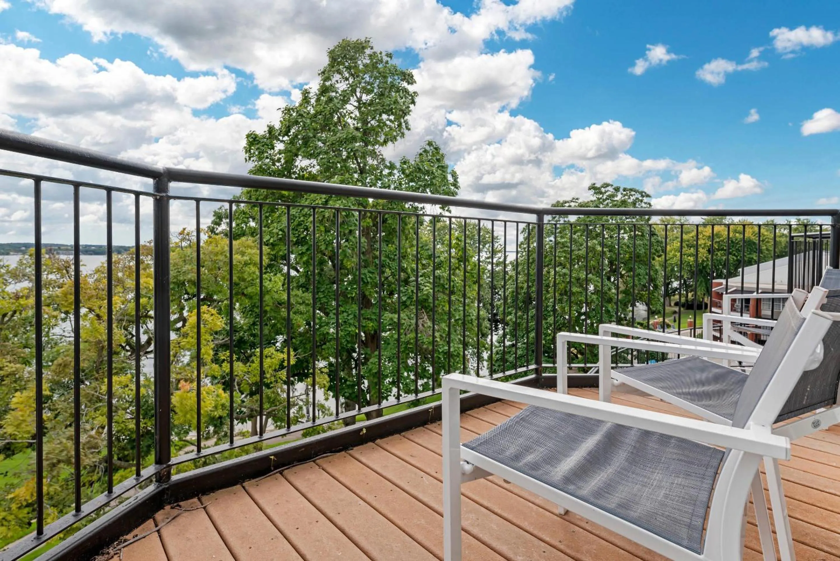 Bedroom in Heidel House Hotel and Conference Center, an Ascend Collection Hotel