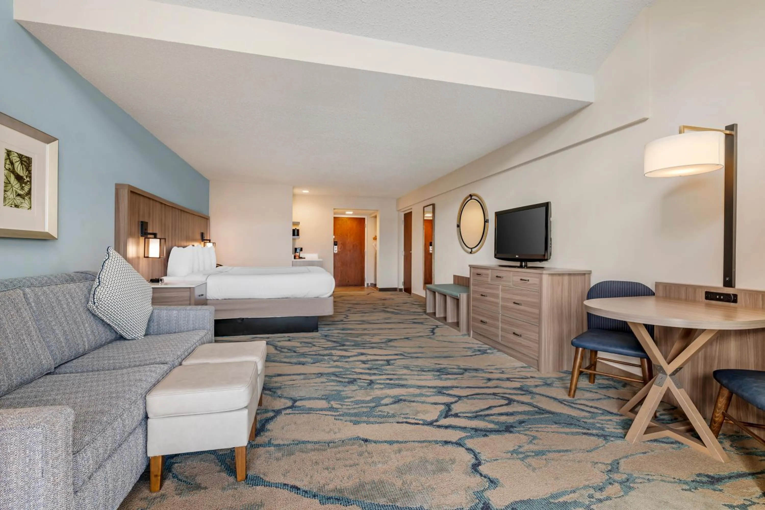 Photo of the whole room, Bed in Heidel House Hotel and Conference Center, an Ascend Collection Hotel