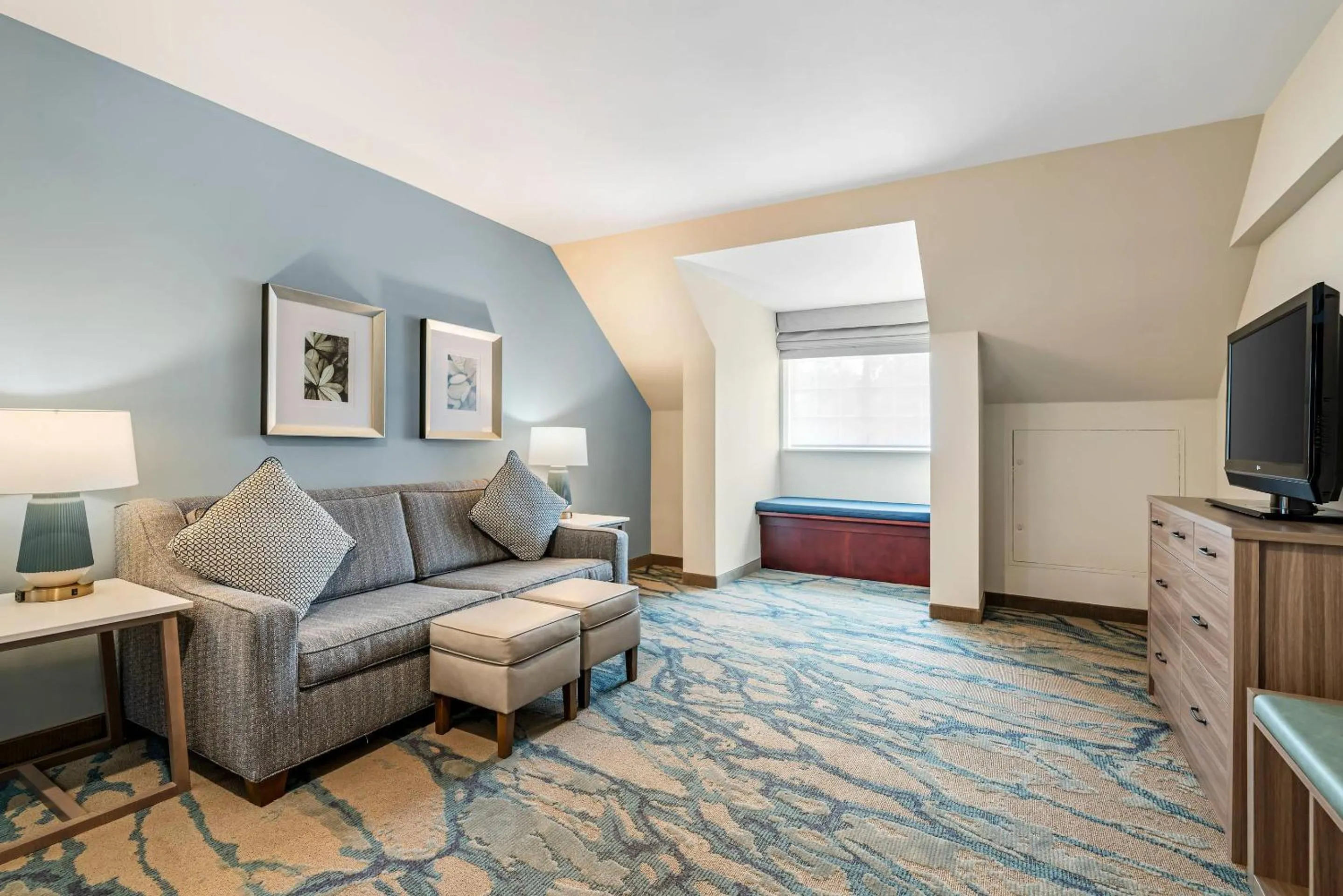 Bedroom in Heidel House Hotel and Conference Center, an Ascend Collection Hotel