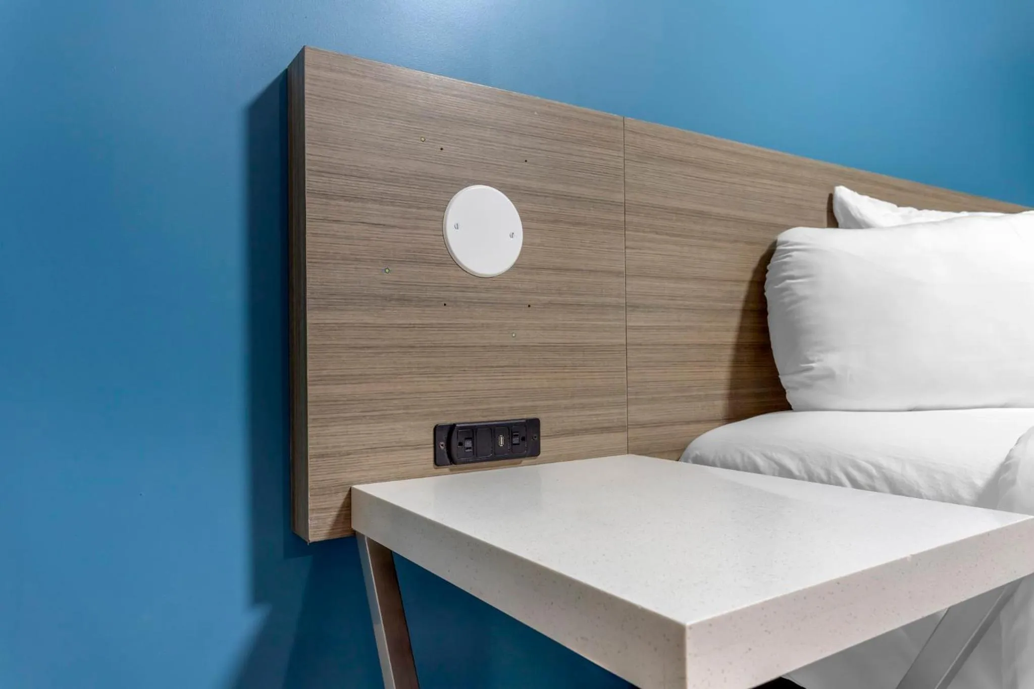 Photo of the whole room, Bed in Red Roof PLUS Brooklyn - Flatbush Ave