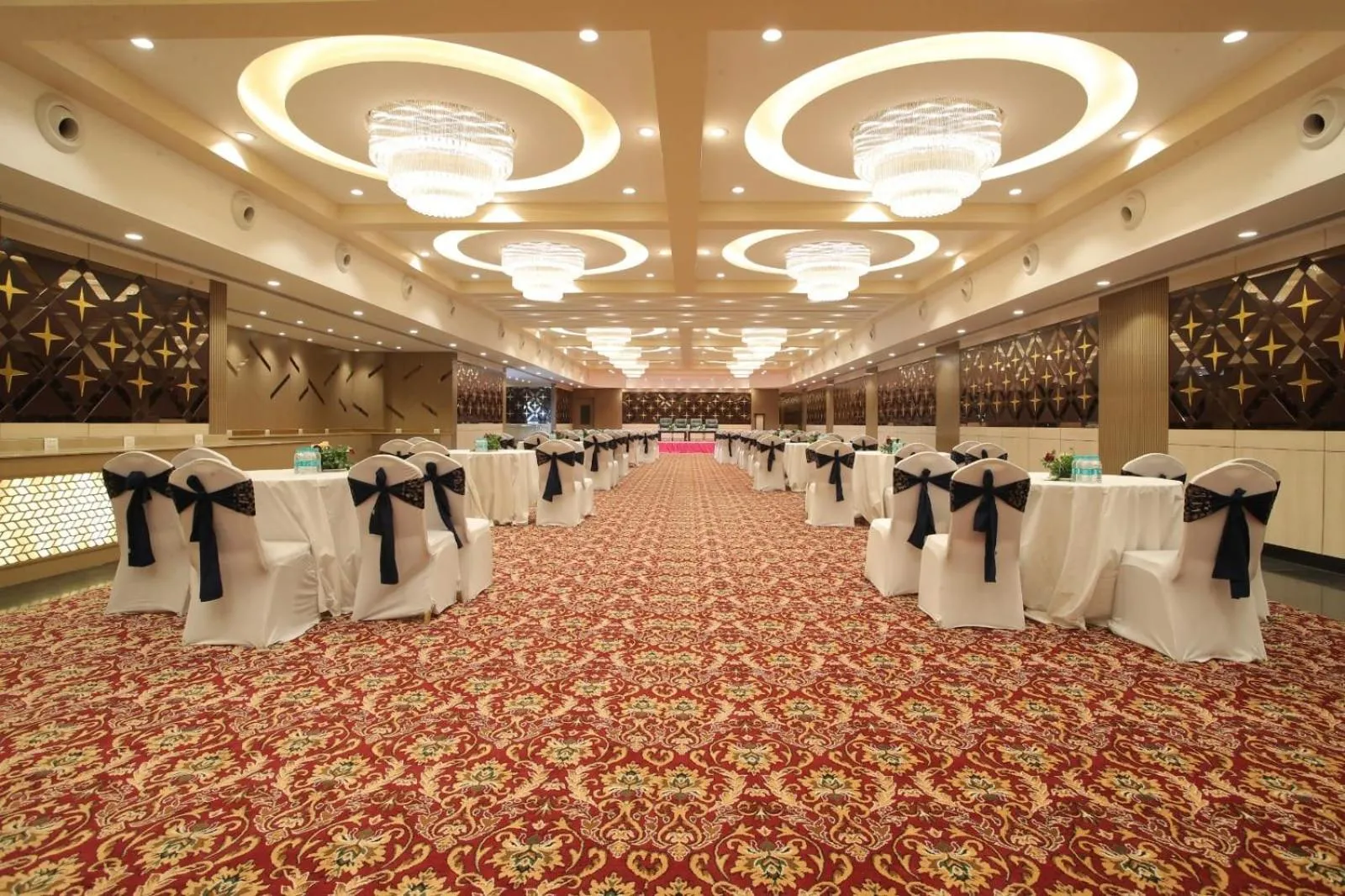 Banquet/Function facilities, Banquet Facilities in Hotel Adityaz