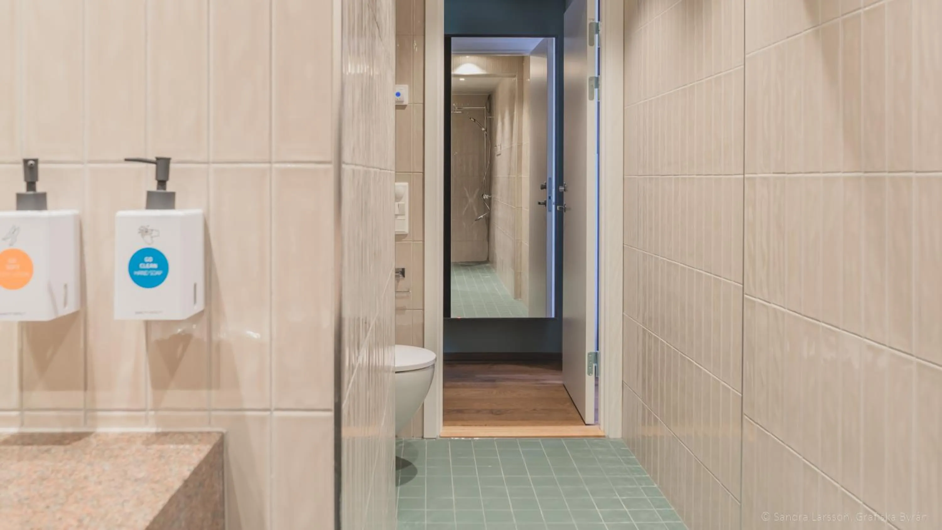 Bathroom in Quality Hotel The Weaver