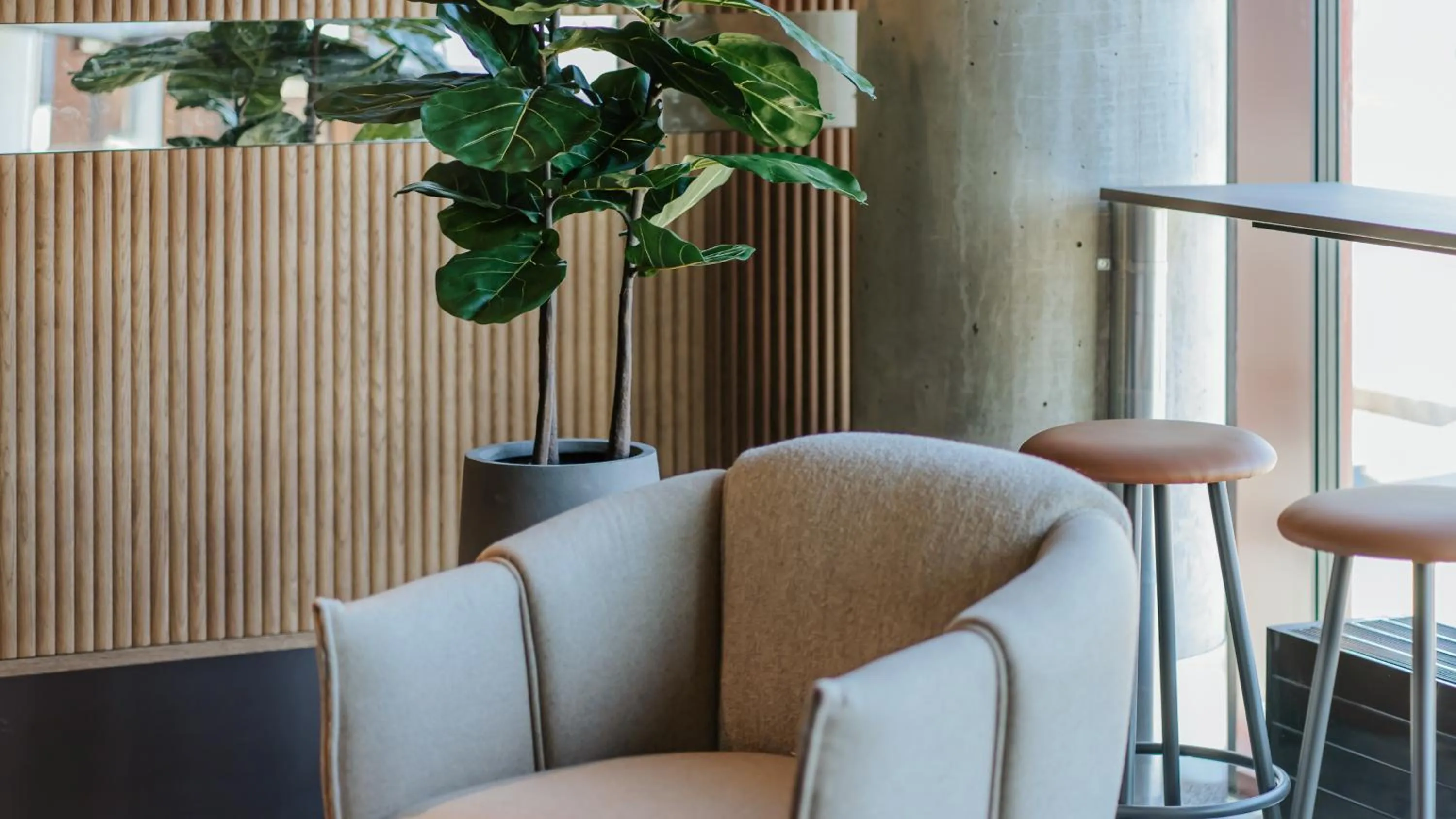 Seating area in Quality Hotel The Weaver