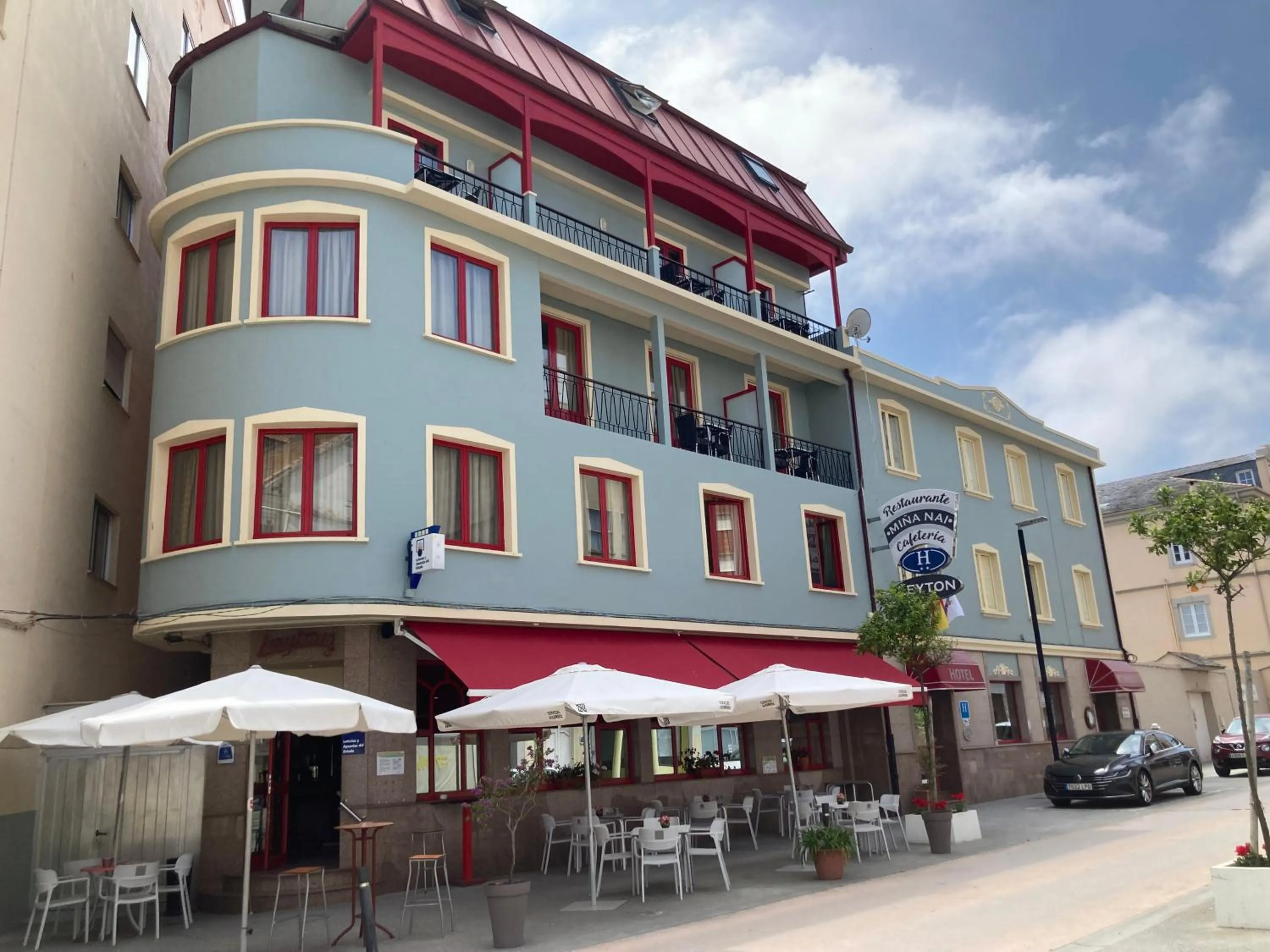 Property building in Hotel Leyton