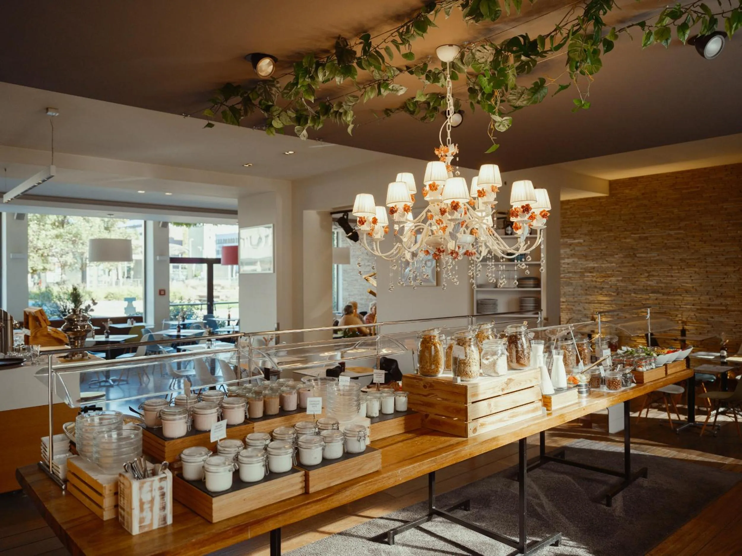 Restaurant/places to eat in Hotel Daniel Graz - Smart Lifestyle Near City Centre