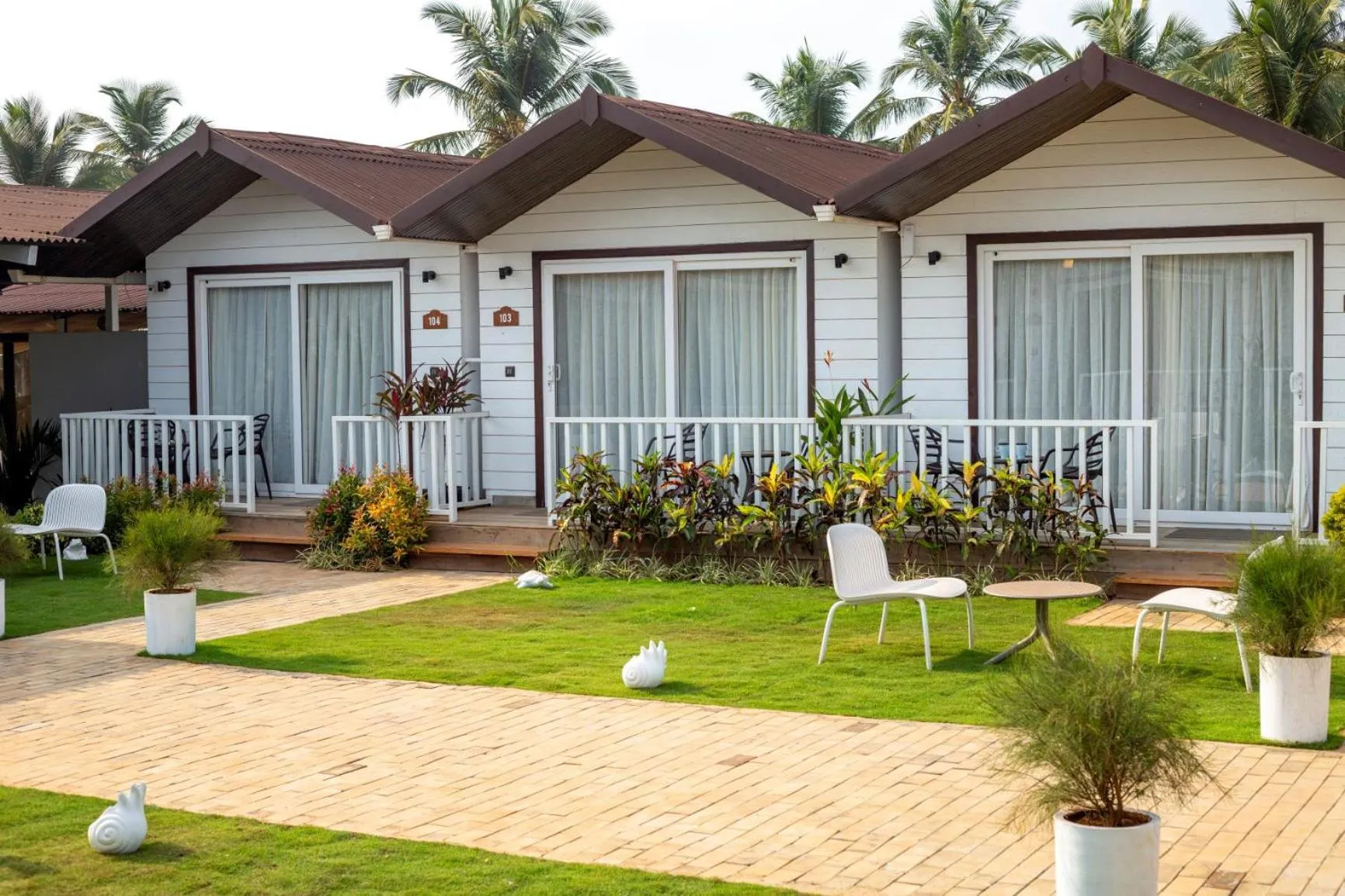 Facade/entrance in Stone Wood Beach Resort, Vagator