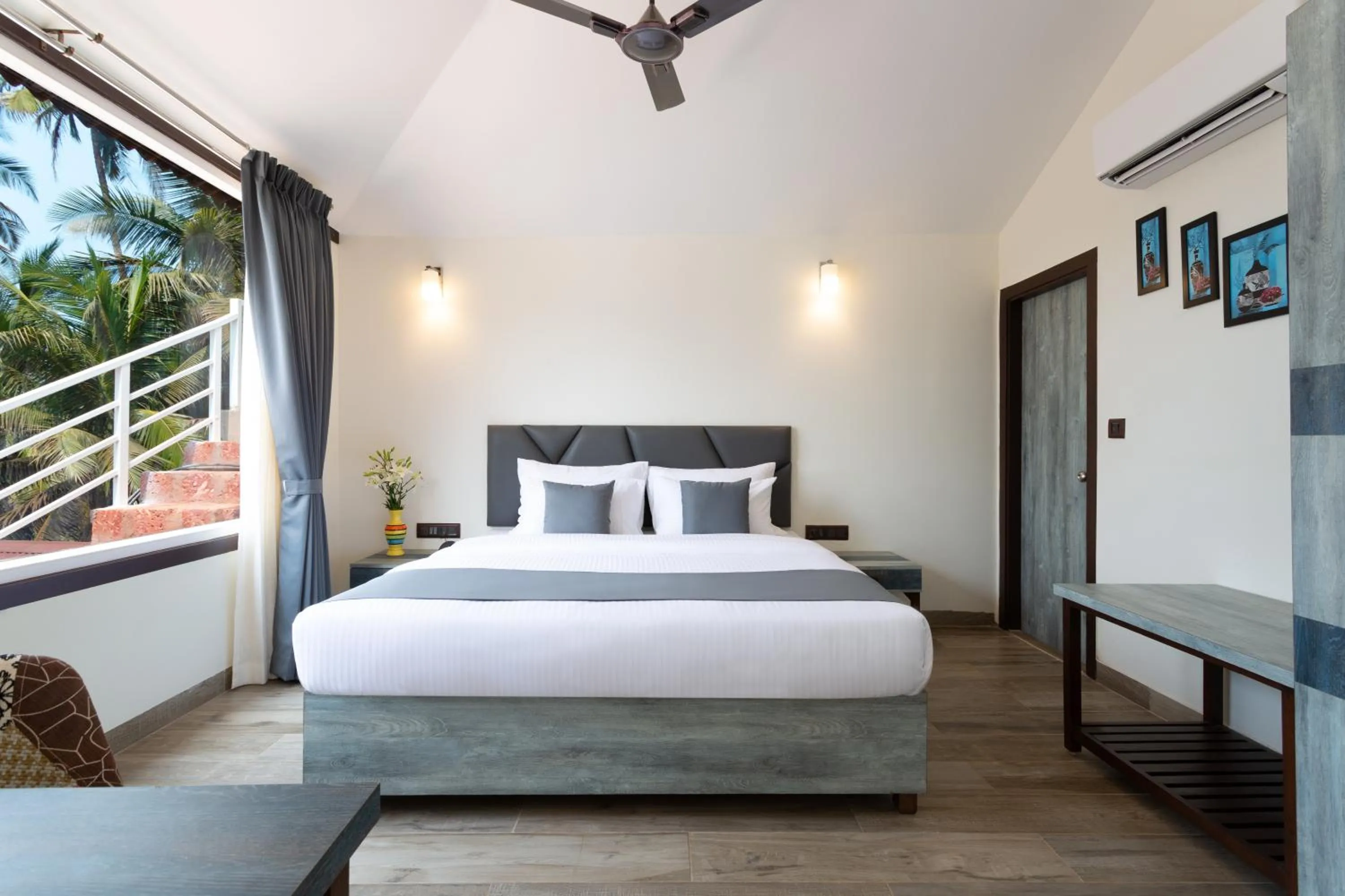 Bed in Stone Wood Beach Resort, Vagator