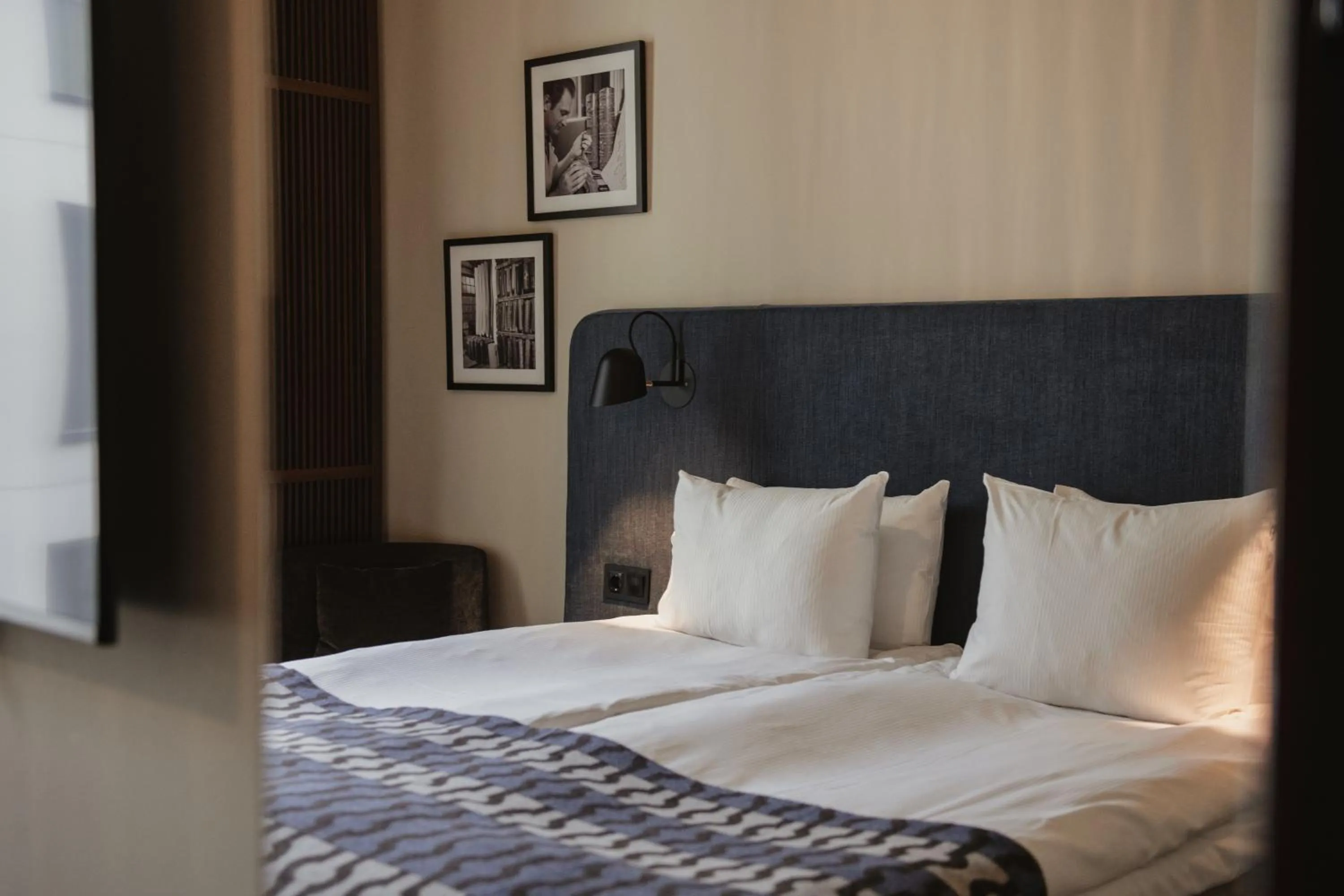 Bed in Home Hotel Tapetfabriken