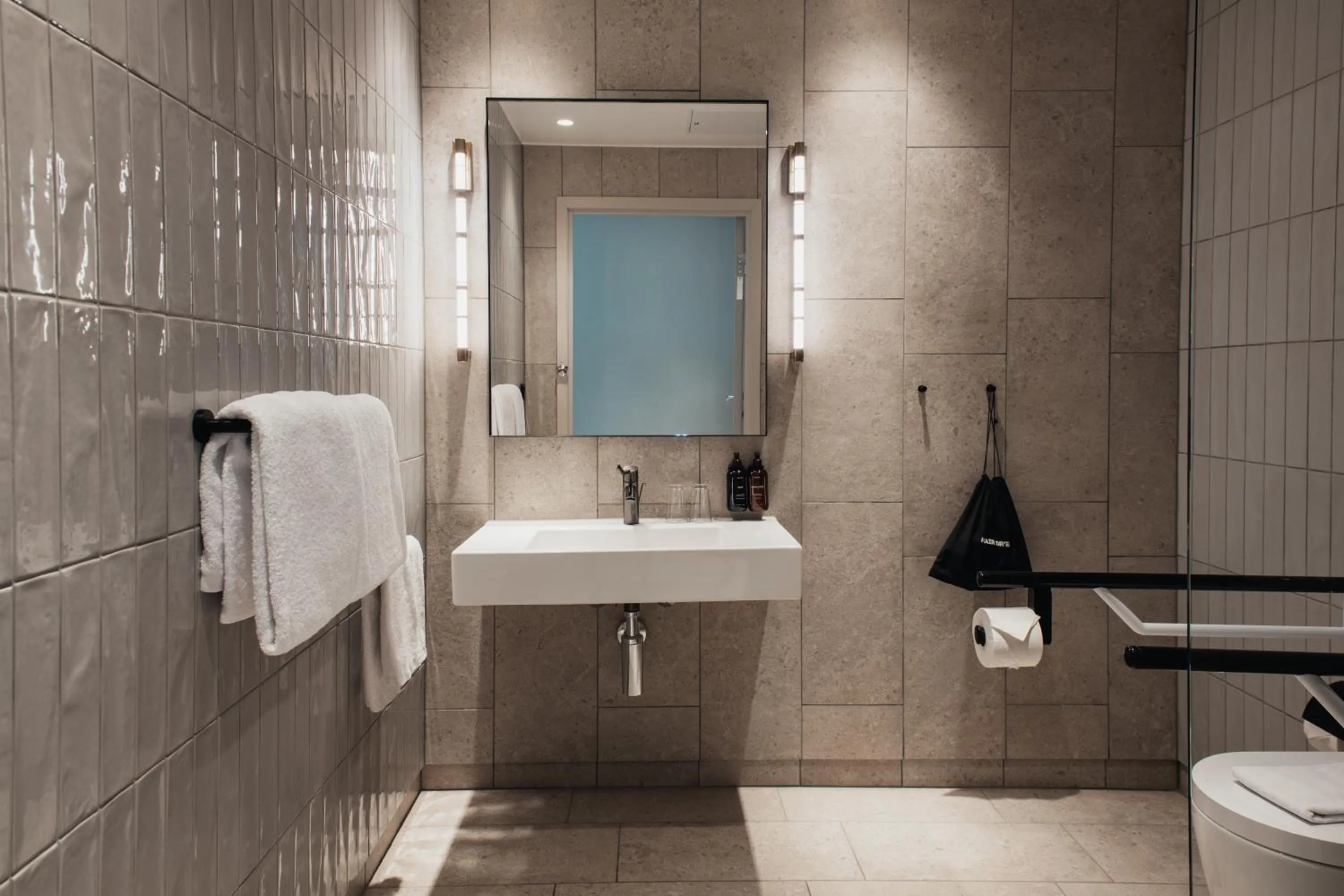 Bathroom in Home Hotel Tapetfabriken