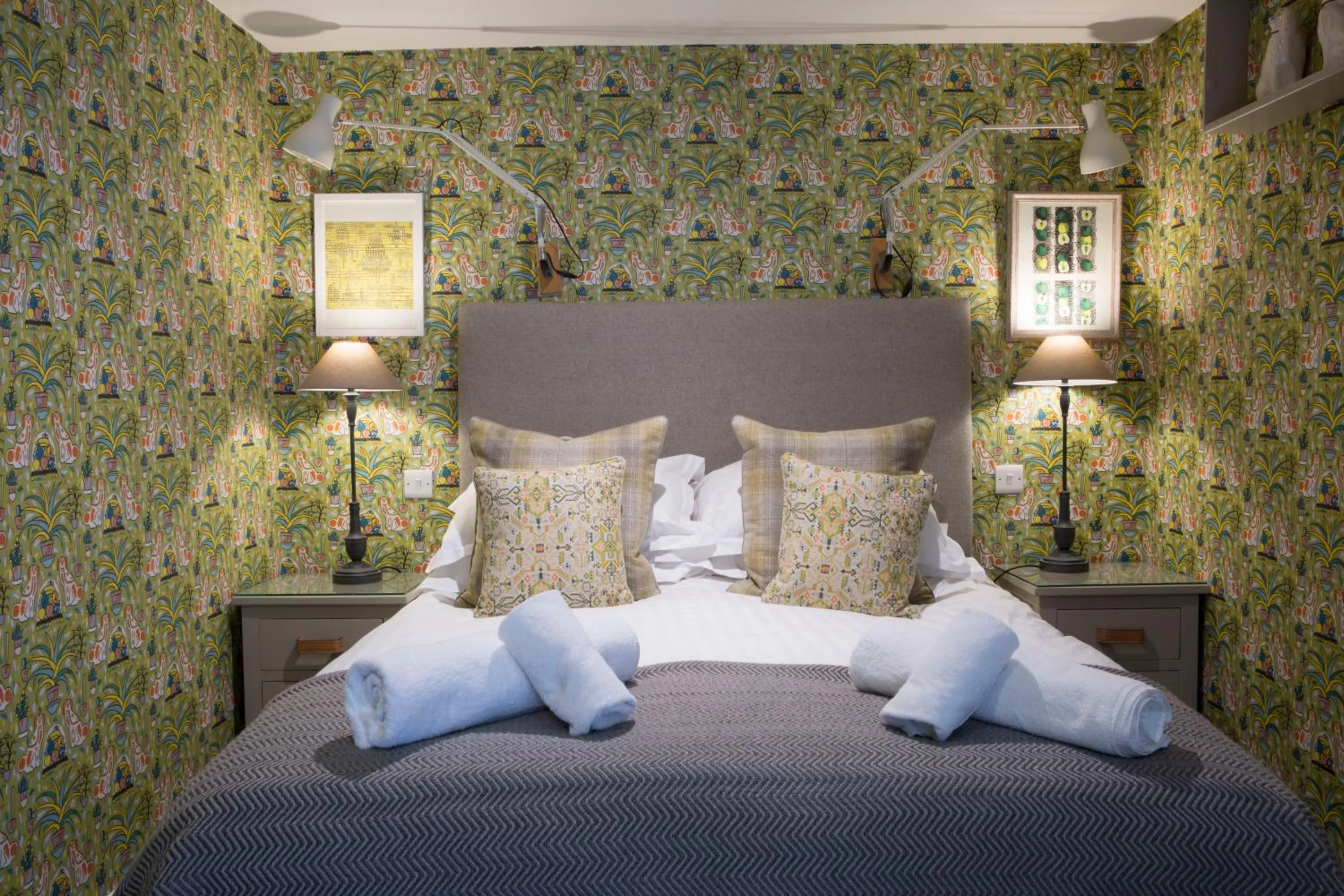 Bed in The Fountaine Inn