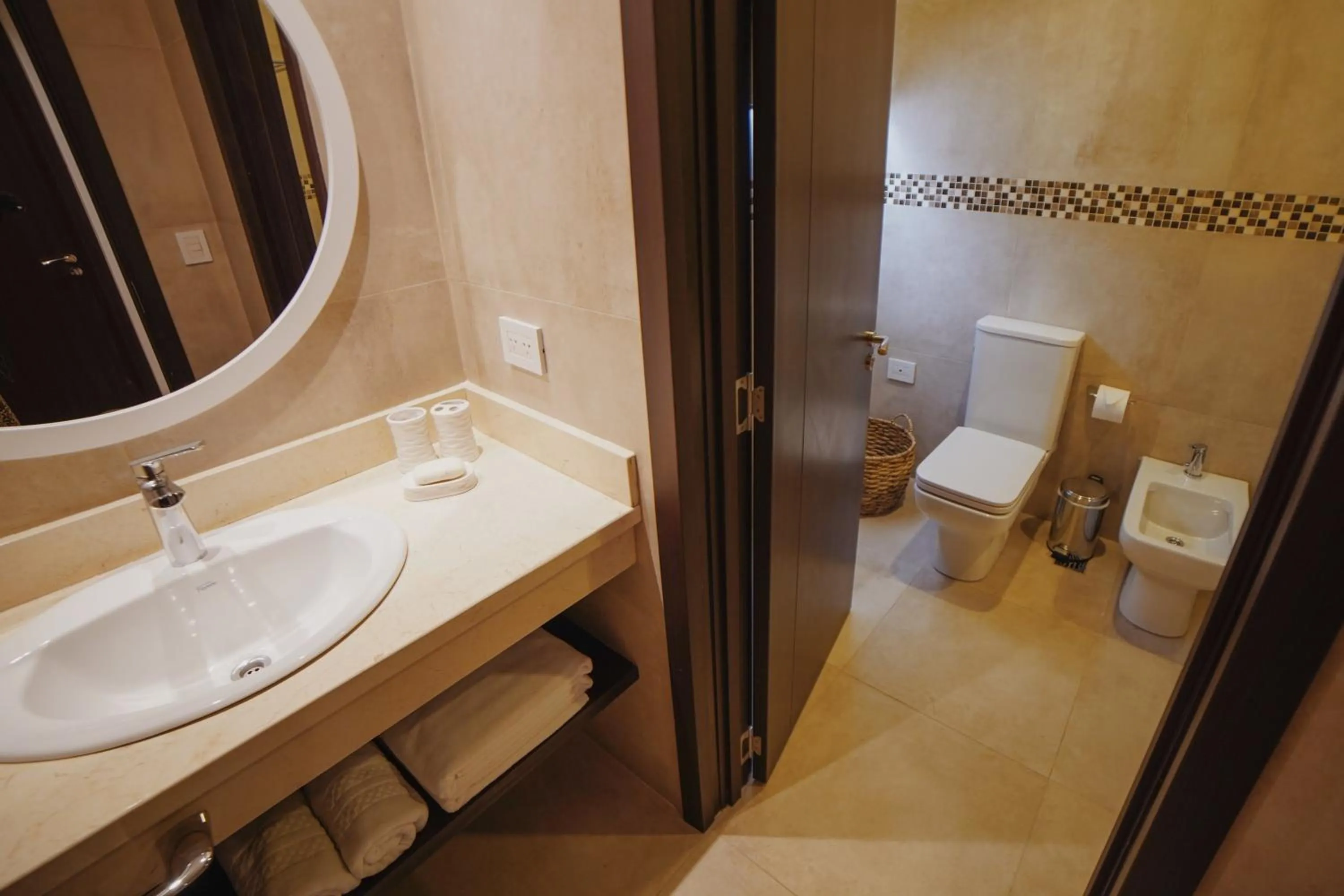 Toilet in AWKA Apart Hotel