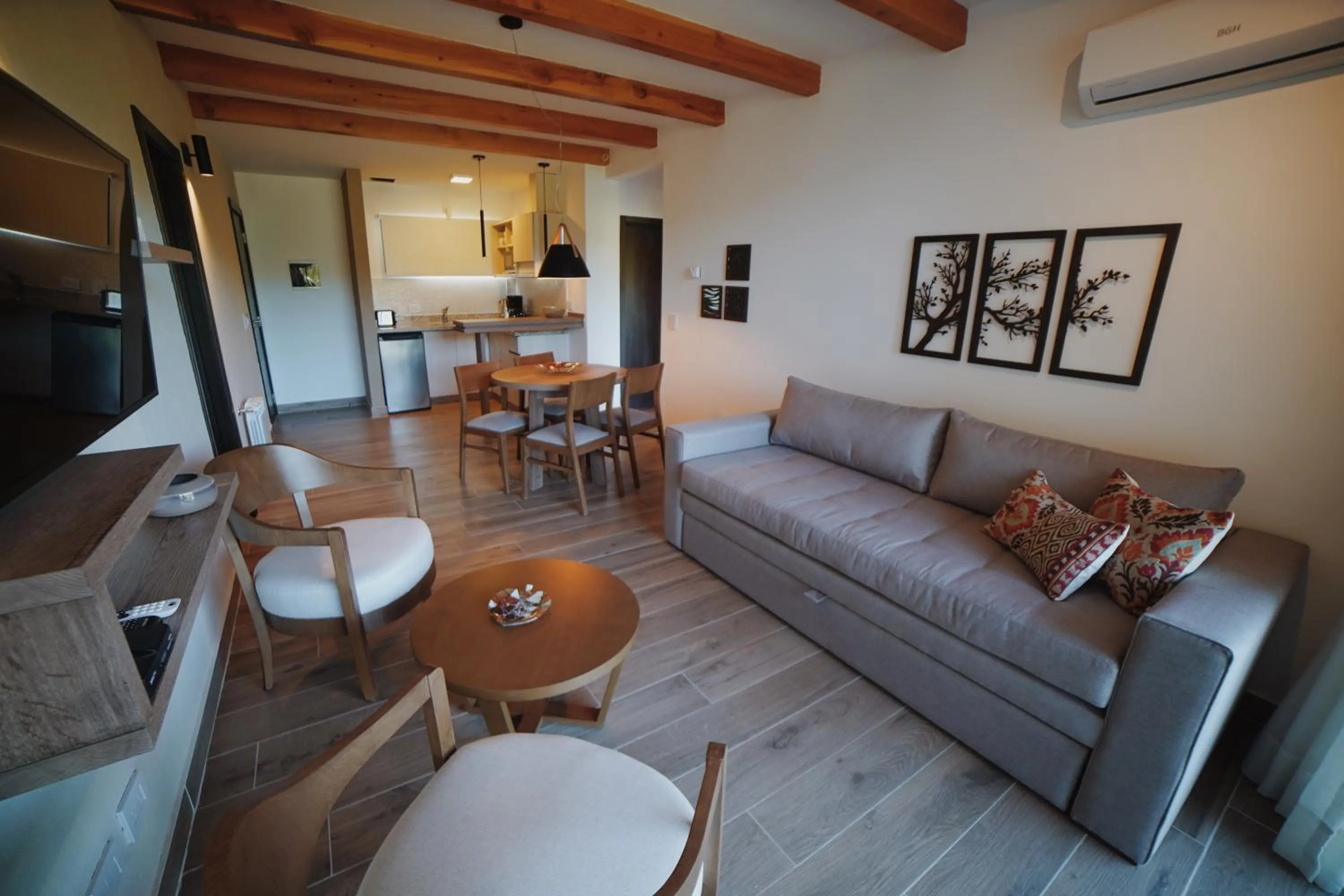 TV and multimedia in AWKA Apart Hotel