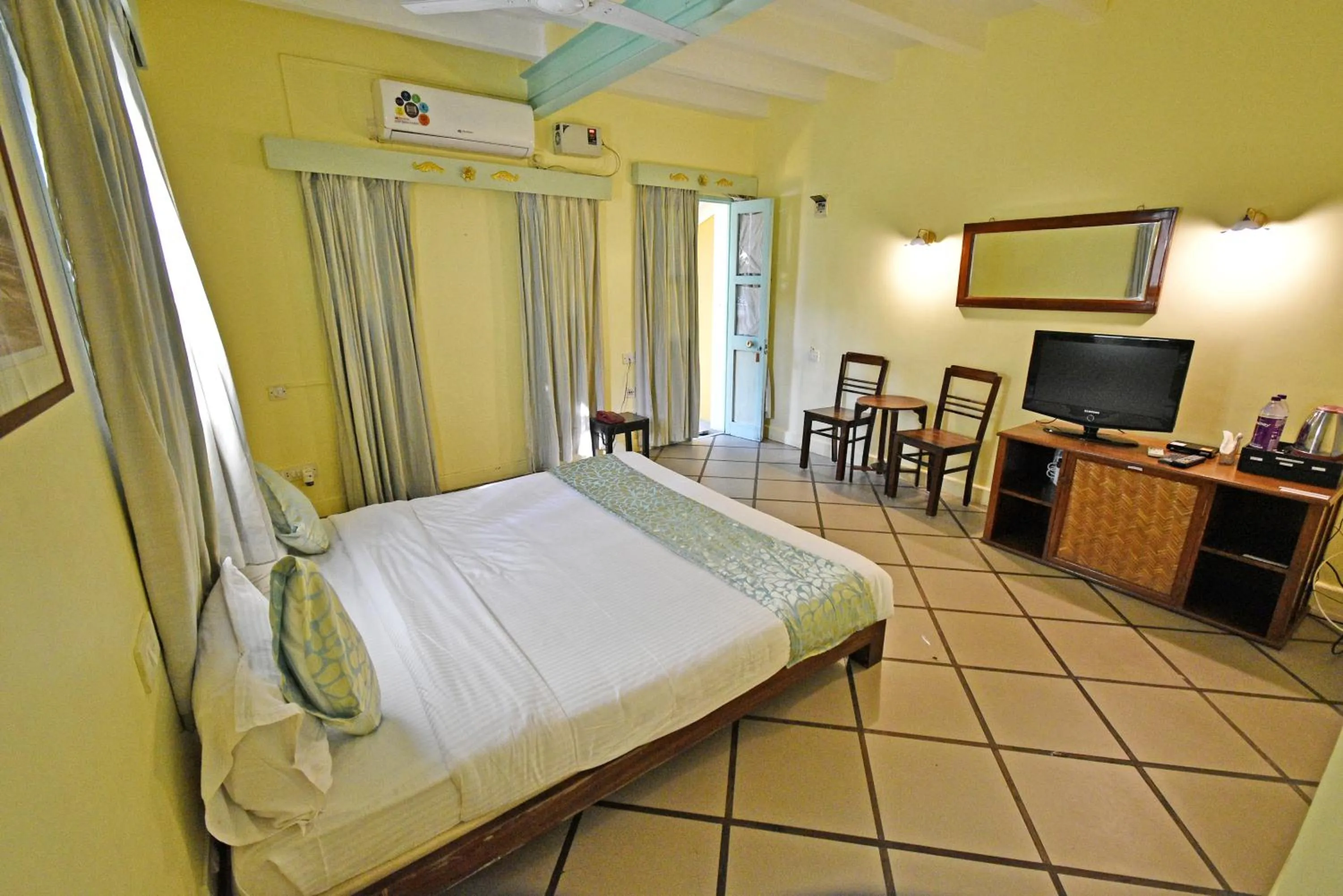 TV and multimedia, Bed in Hotel Villa Des Gouverneurs