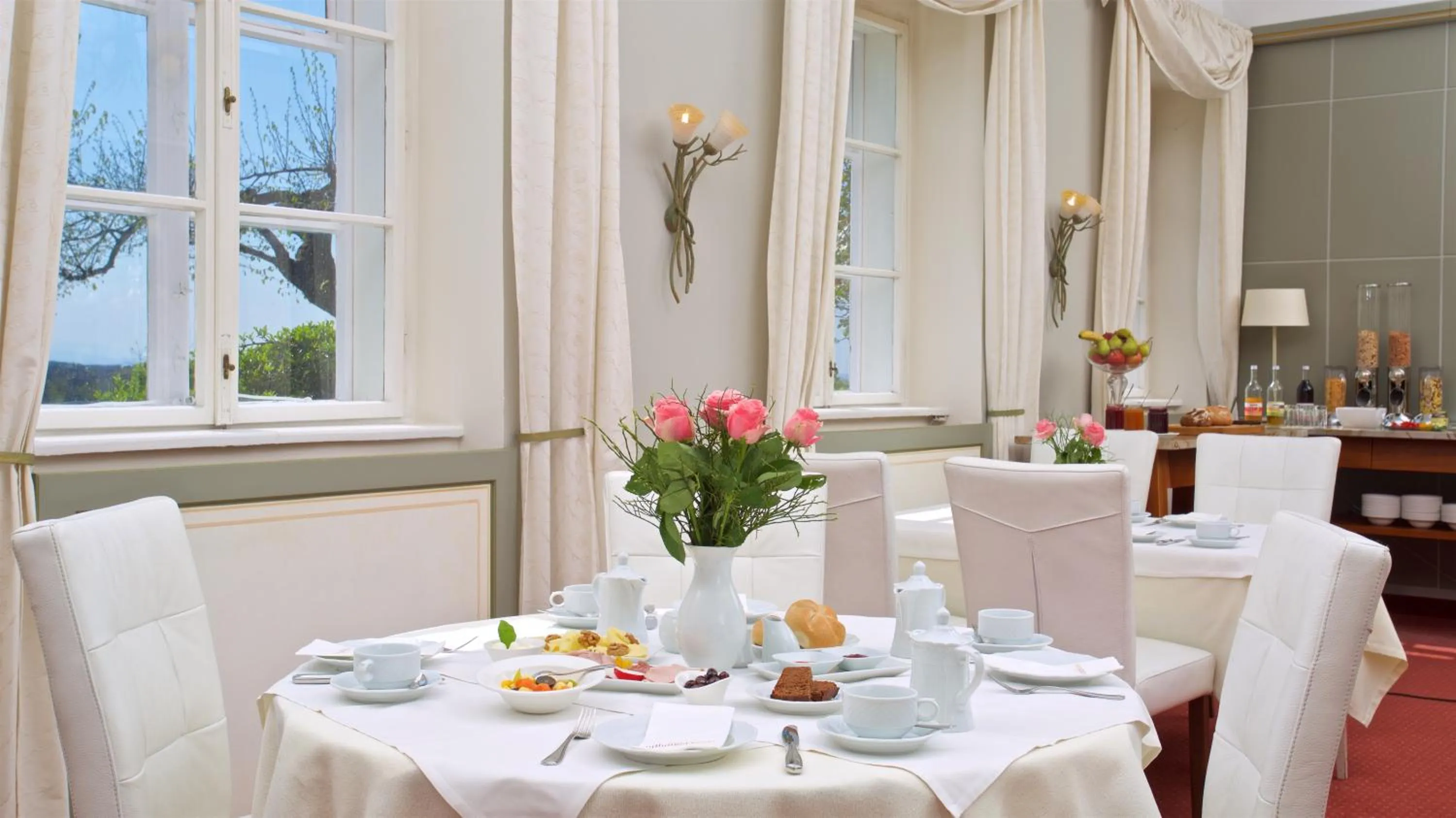 Restaurant/places to eat in Berghotel Tulbingerkogel