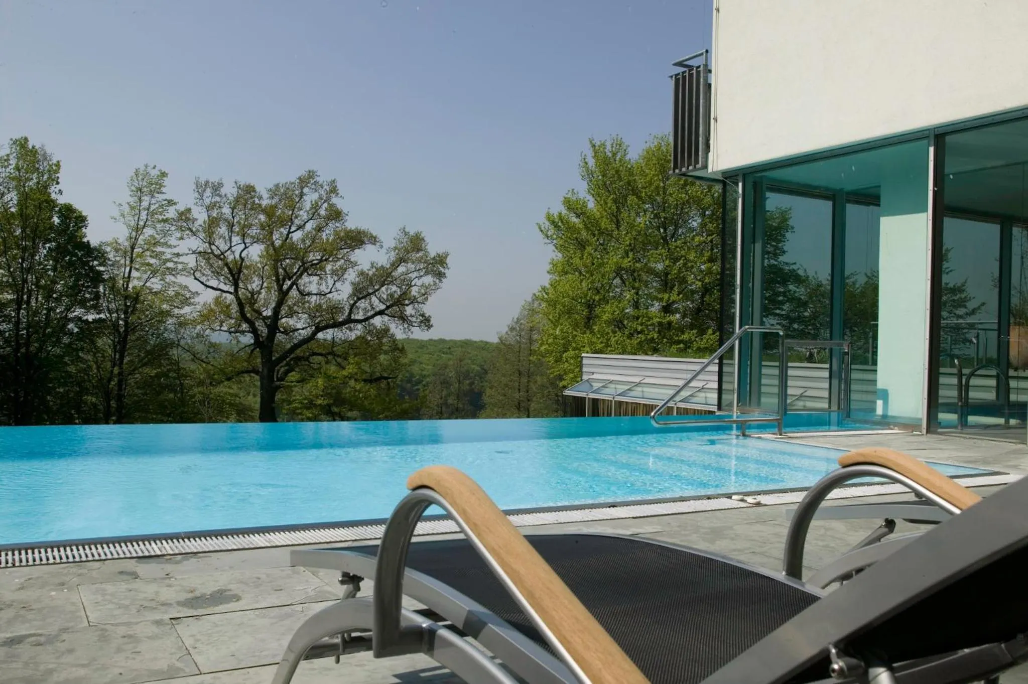 Swimming pool in Berghotel Tulbingerkogel