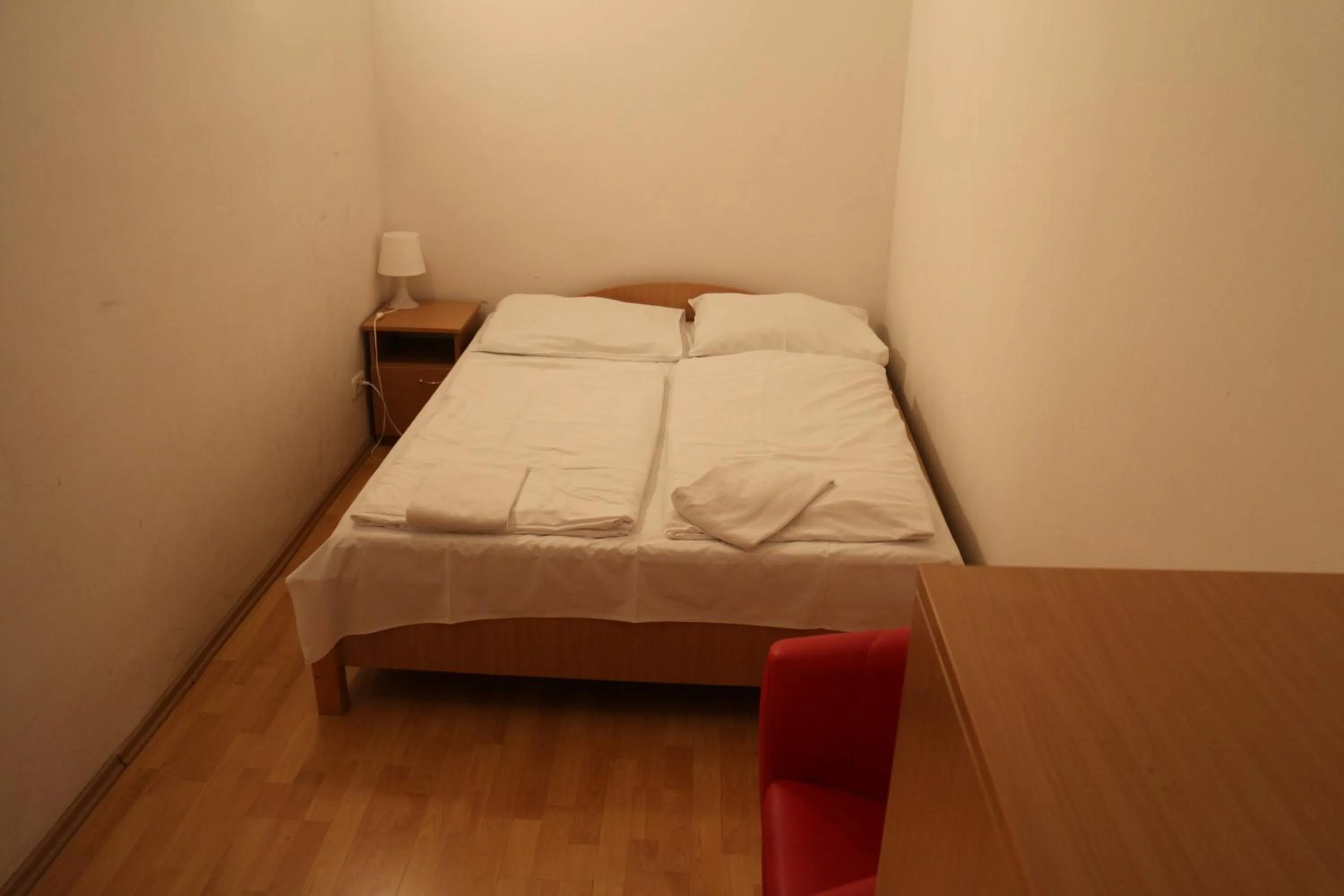 Bedroom, Bed in Suite Hotel 200m zum Prater