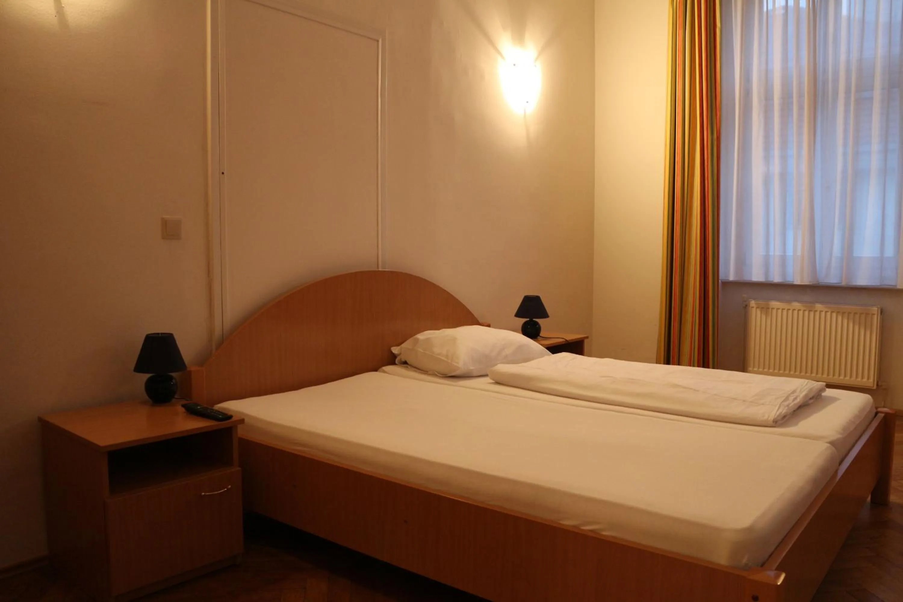 Bedroom, Bed in Suite Hotel 200m zum Prater