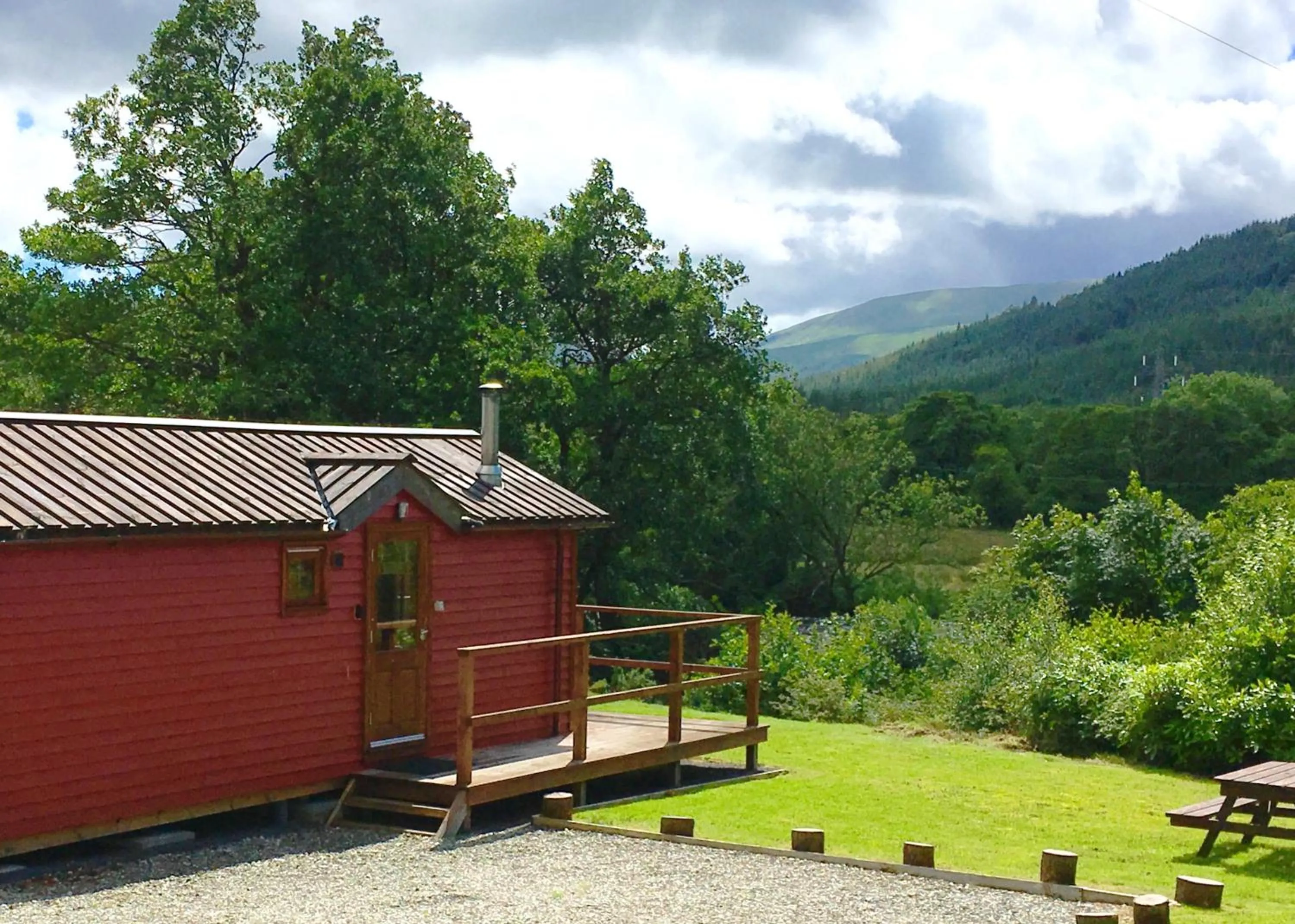Property building in Rashfield Sheilings - Riverside Lodges, by Pucks Glen, Dunoon