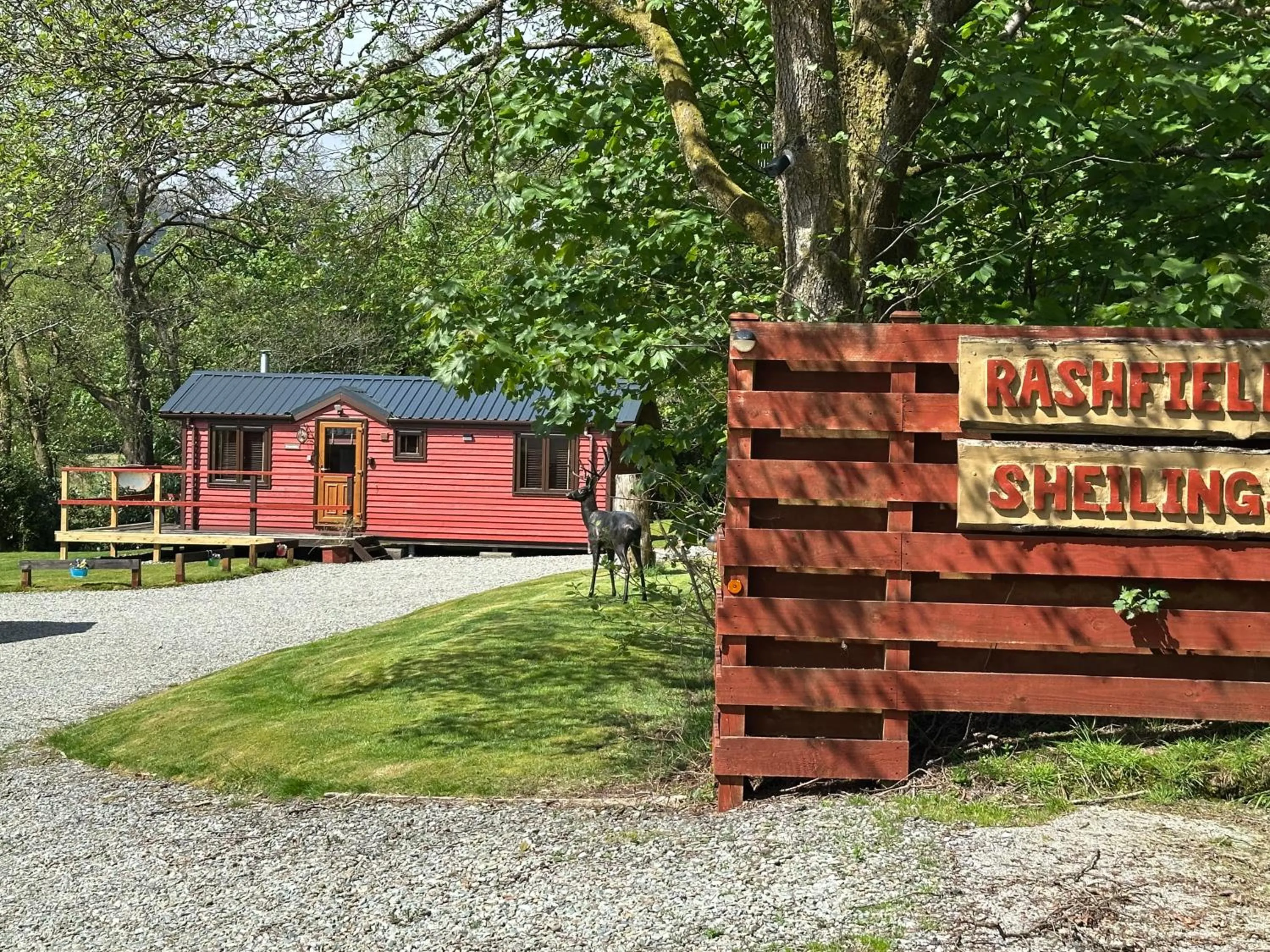 Property building in Rashfield Sheilings - Riverside Lodges, by Pucks Glen, Dunoon