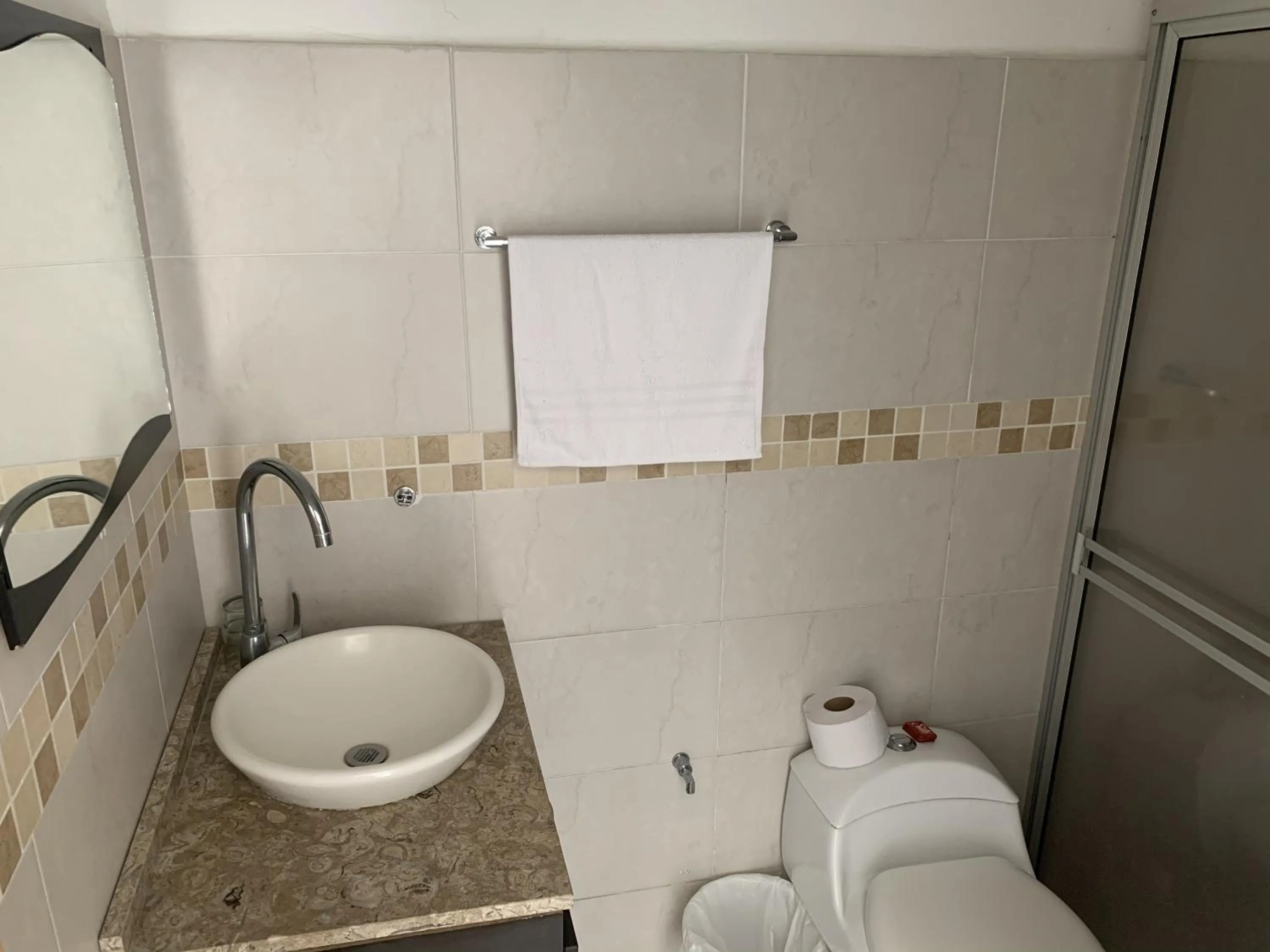 Bathroom in Hotel Corozal Plaza