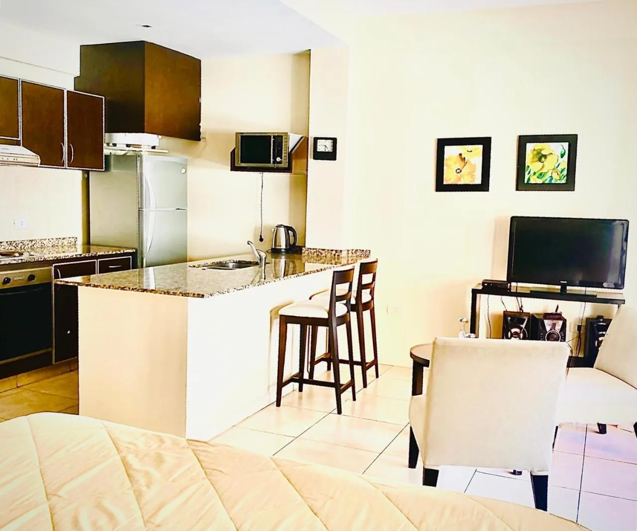 Kitchen or kitchenette in Arenales Suites