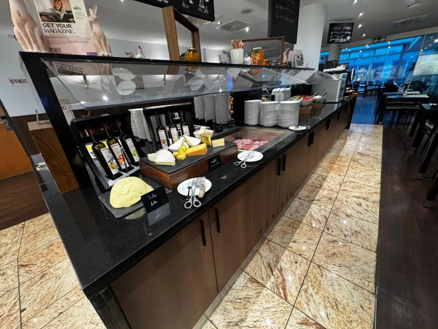 Breakfast in IntercityHotel Wien