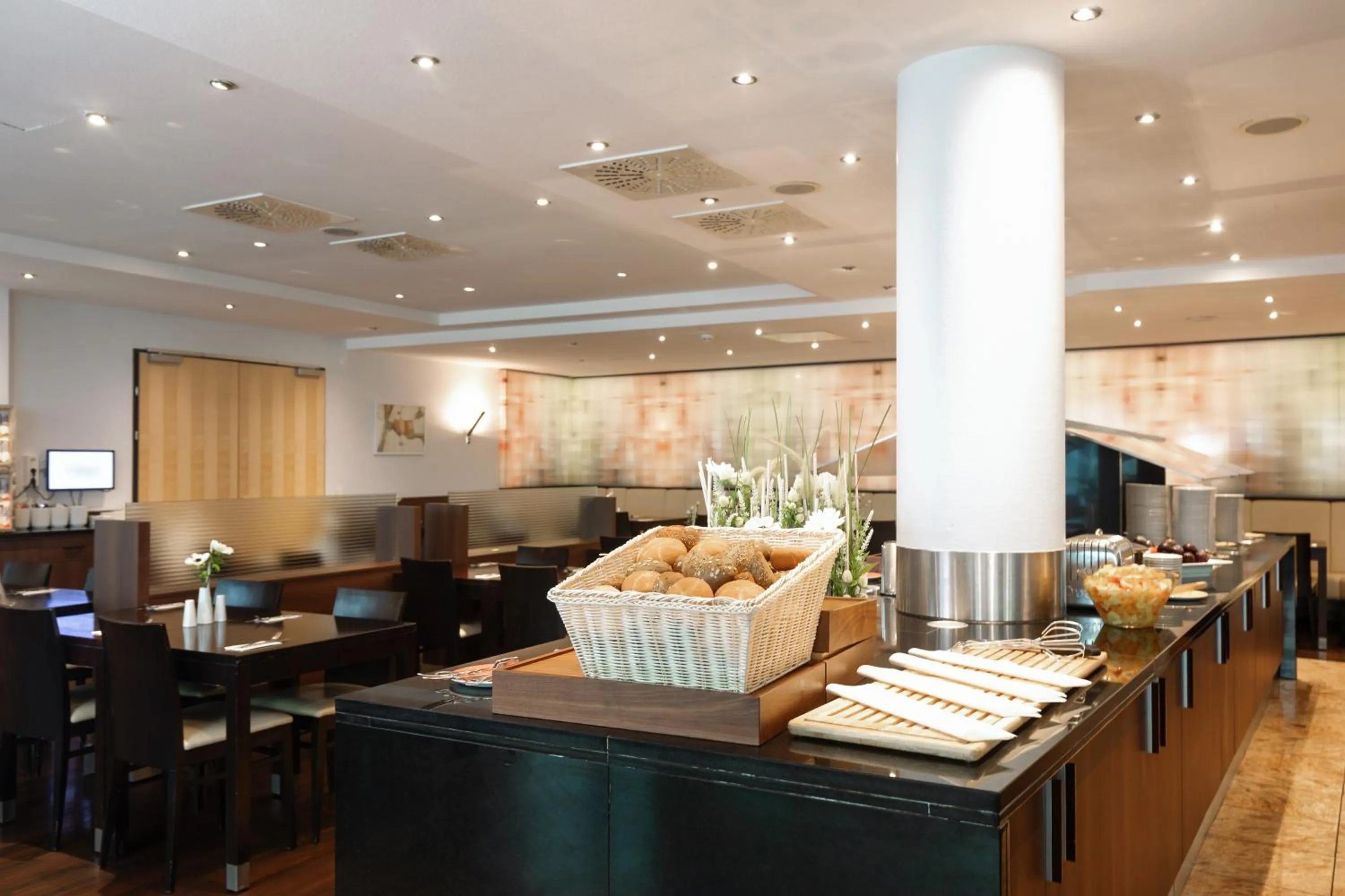 Breakfast in IntercityHotel Wien