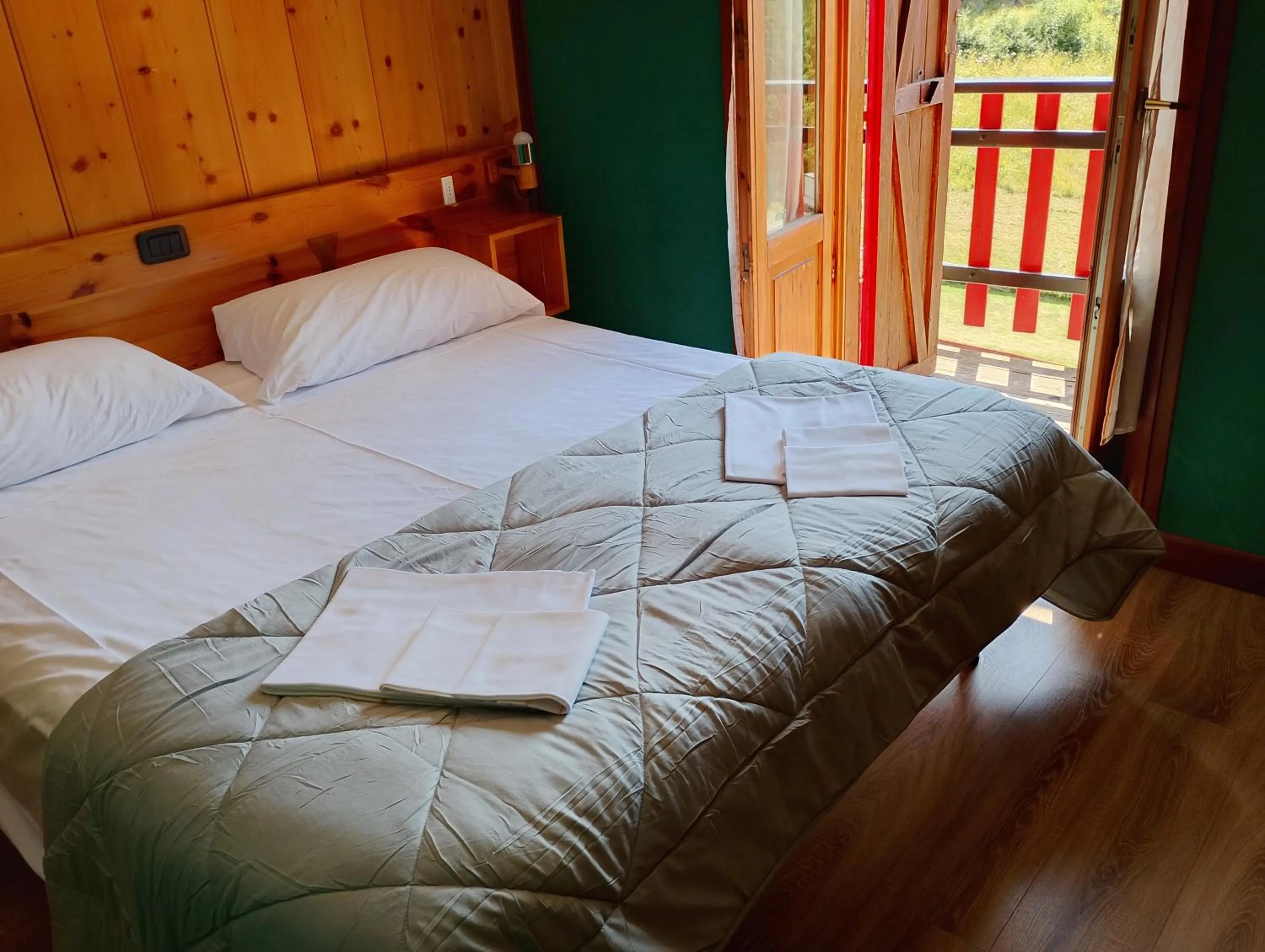 Bed in Hotel La Piccola Baita