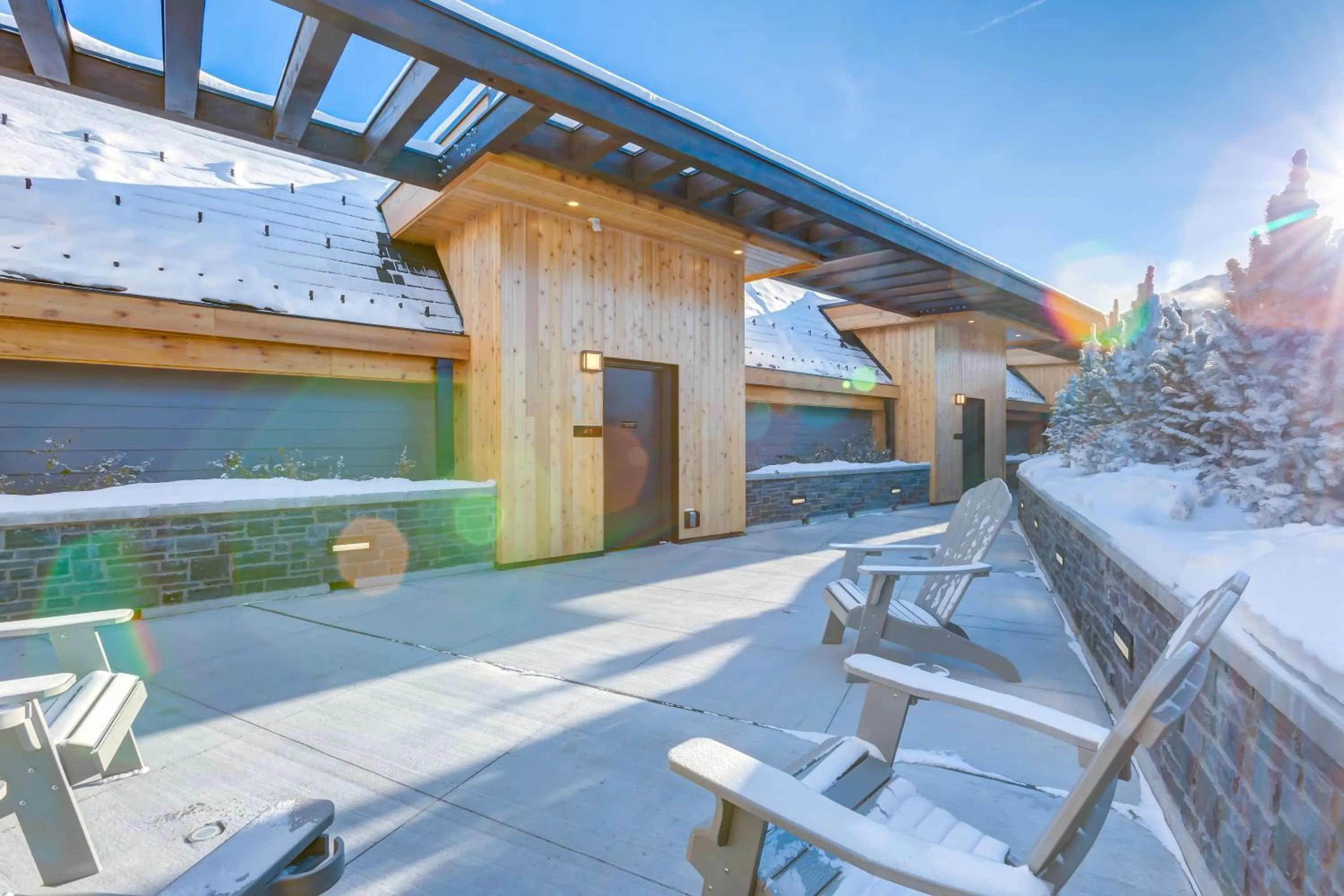 Area and facilities in Peaks Hotel and Suites