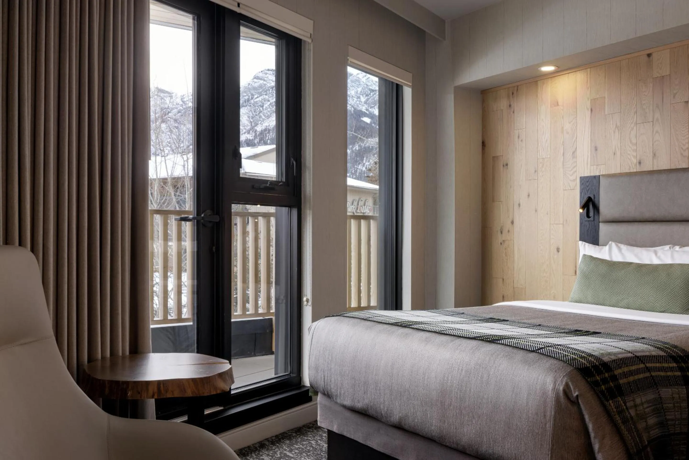 View (from property/room), Bed in Peaks Hotel and Suites