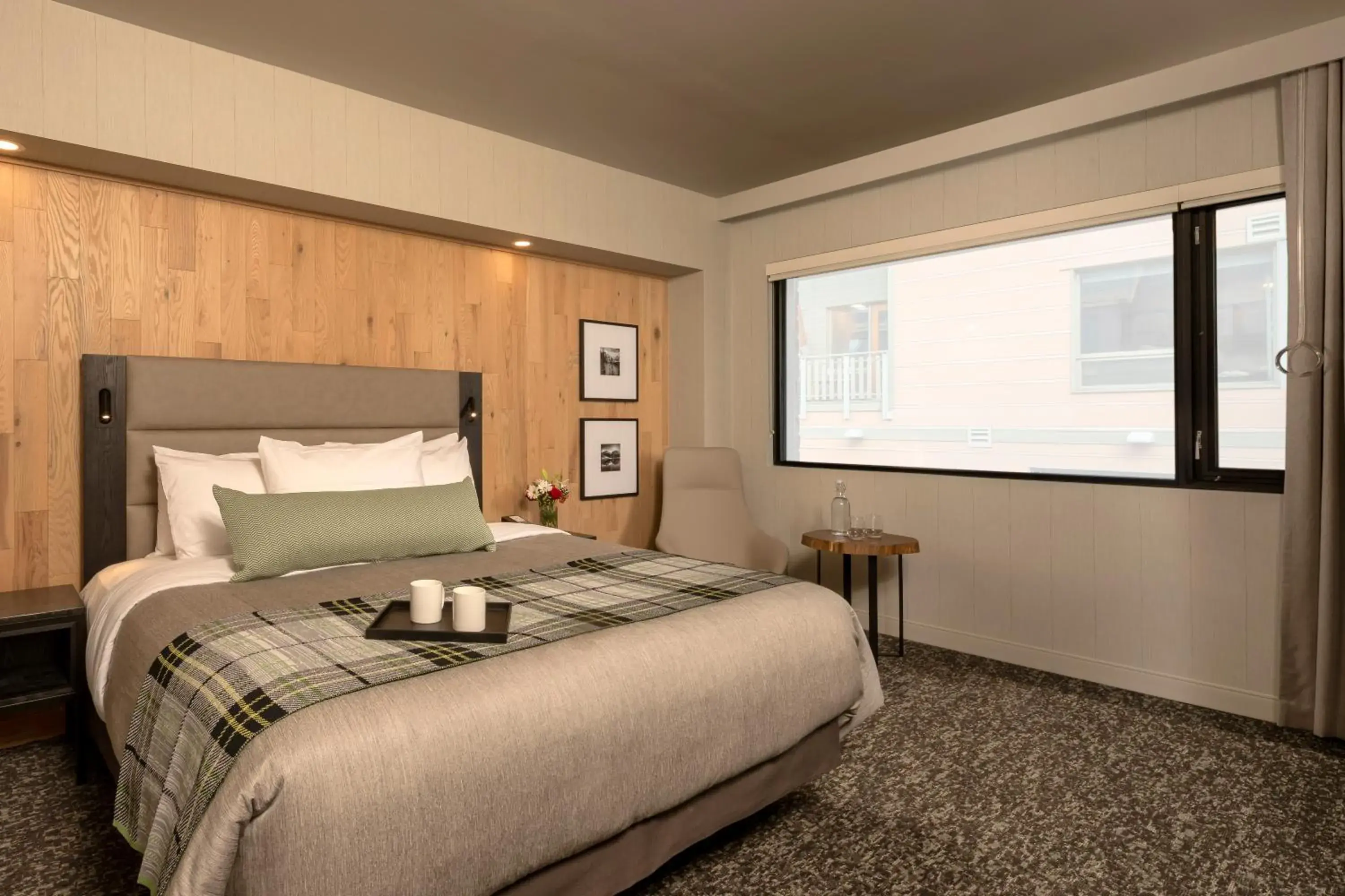 Standard Room, 1 King bed, Back Alley View in Peaks Hotel and Suites Standard Room, 1 King bed, Back Alley View in Peaks Hotel and Suites